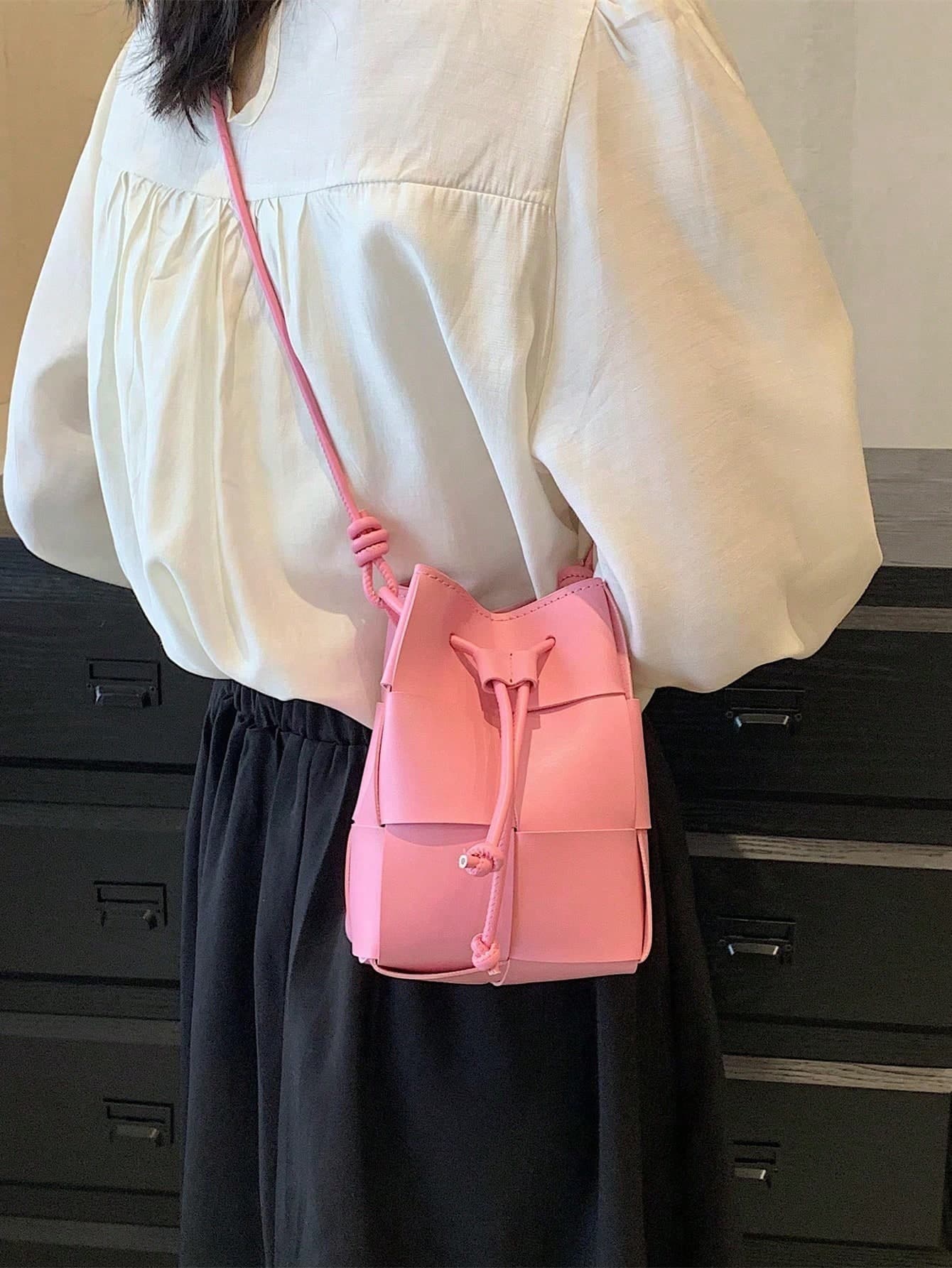 CHERIMATE 1pc Fashion Mini Bucket Bag, Versatile Casual Woven Women's Handbag, Premium Commuter Crossbody Bag, Small Niche Design Shoulder Bag Suitable For Daily Use