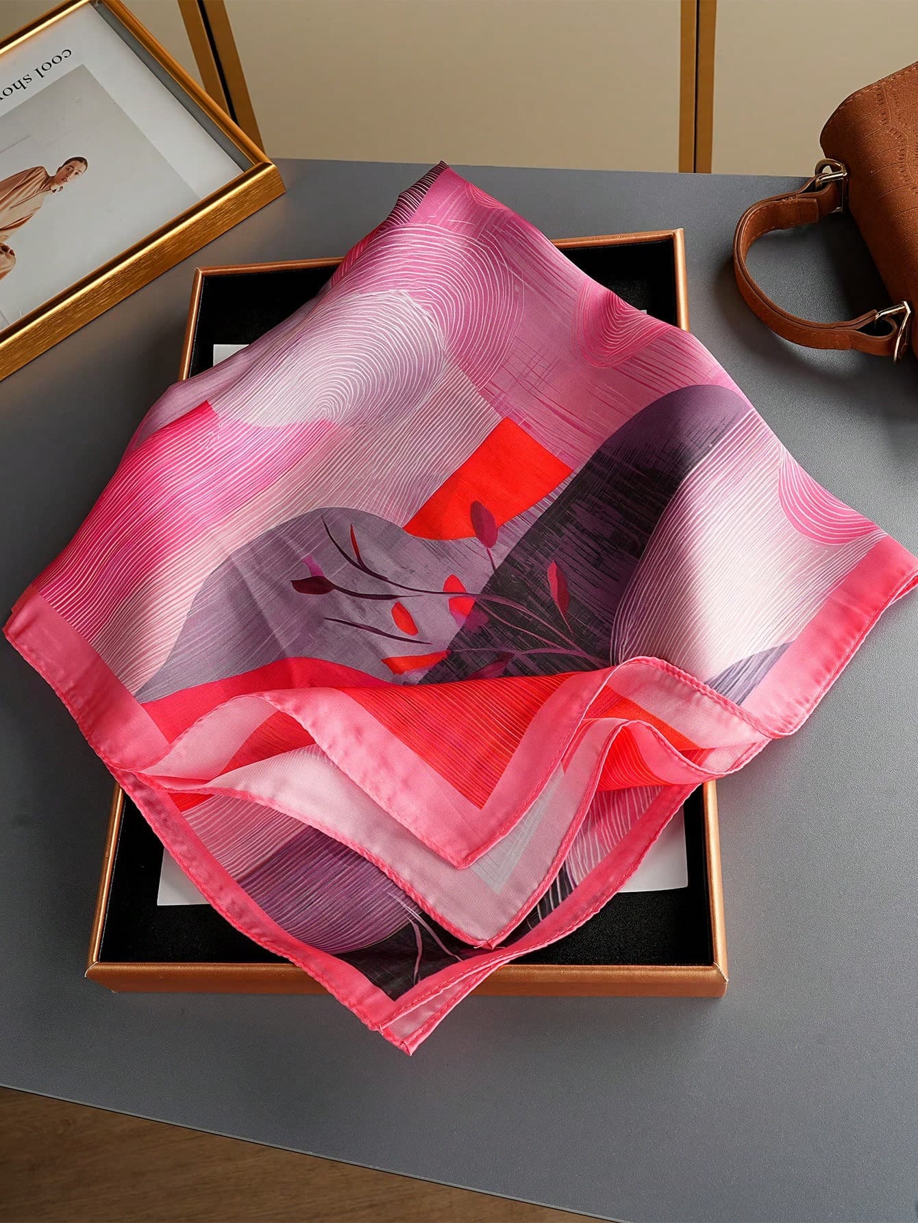 1pc Women's Printed Square Scarf, Luxury Square Silk Scarf, Fashion 27.56inch Headscarf, All-Season Shawl, Popular Neck Scarf, 70*70cm Silk Scarf, New Floral Scarf, Casual Polyester