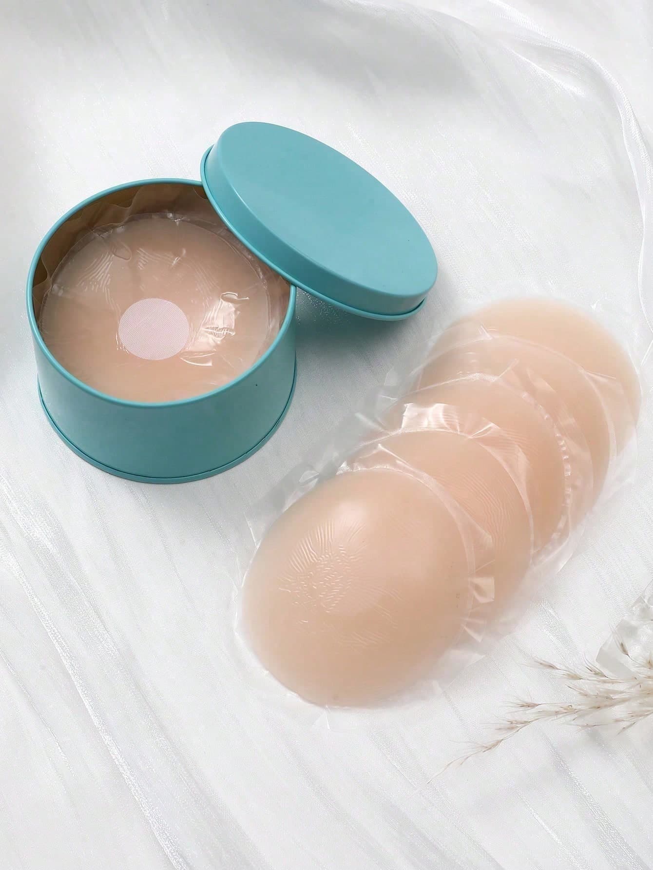 2/8/16pcs Reusable Silicone Invisible Nipple Covers For Women, Breast Stickers With Travel Box