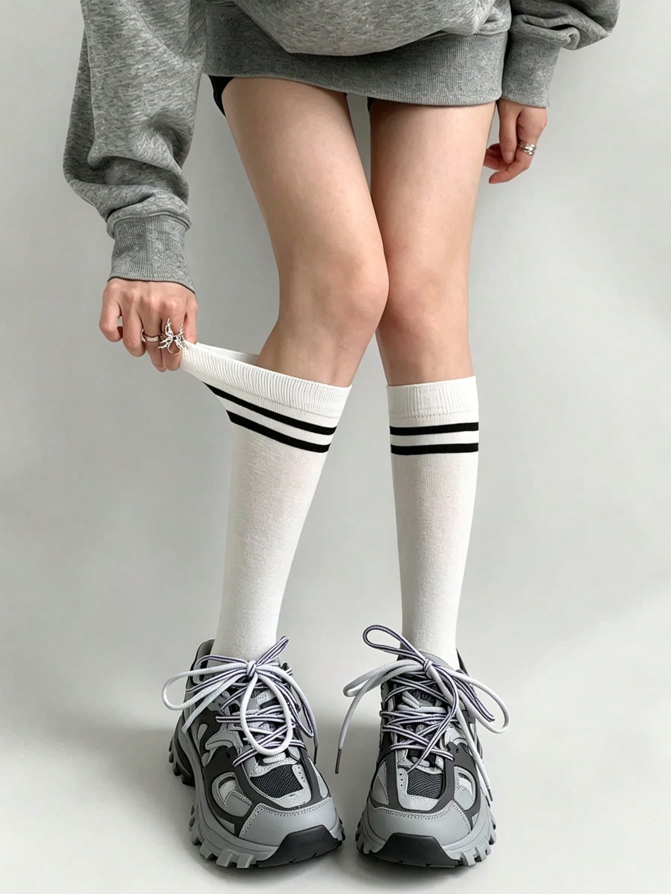 STAR RIVER 1 Pair White Striped Soccer Sports Calf Socks, Minimalist Striped JK Long Socks, Women's Calf Socks, Casual Campus Style Striped