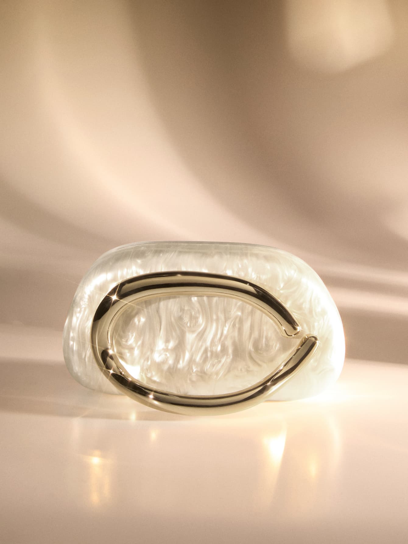 Etoivie New European & American Women Asymmetrical Acrylic Box Handbag, Unique Shell Shape Classic Round Clutch, Fashion Wedding/Party Purse, Elegant Shell Bag, Perfect For Parties, Weddings, Dinners & Banquets, Matches Wedding Dresses, Formal Wear, Prom Gowns, Birthday Outfits & Women's Party Attire, Party Bags,Perfect For Party Wedding Prom Dinner/Banquet Matching With Holiday Party Dress Evening Dress & Sequin Dress , Bags Ladies Elegant Wedding Wedding