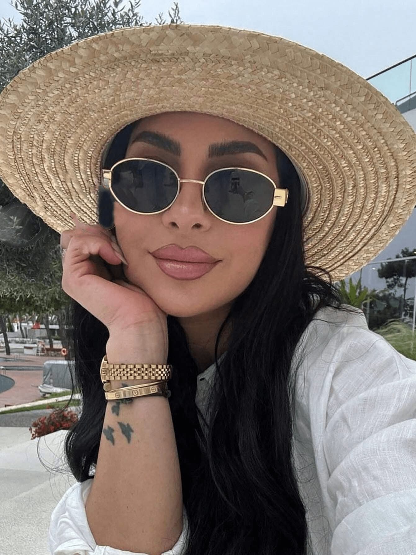 1pc Oval Personalized Metal Fashion Glasses For Women, Retro Style Suitable For Summer Beach Outings