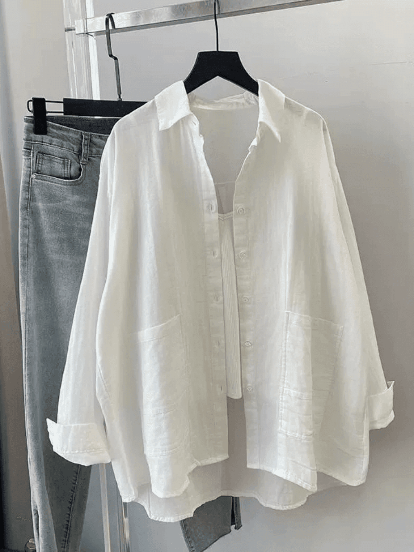 Plus Size Women's Pocket Shirt, Solid Color Long Sleeve Casual Loose White Blouse, Spring/Summer