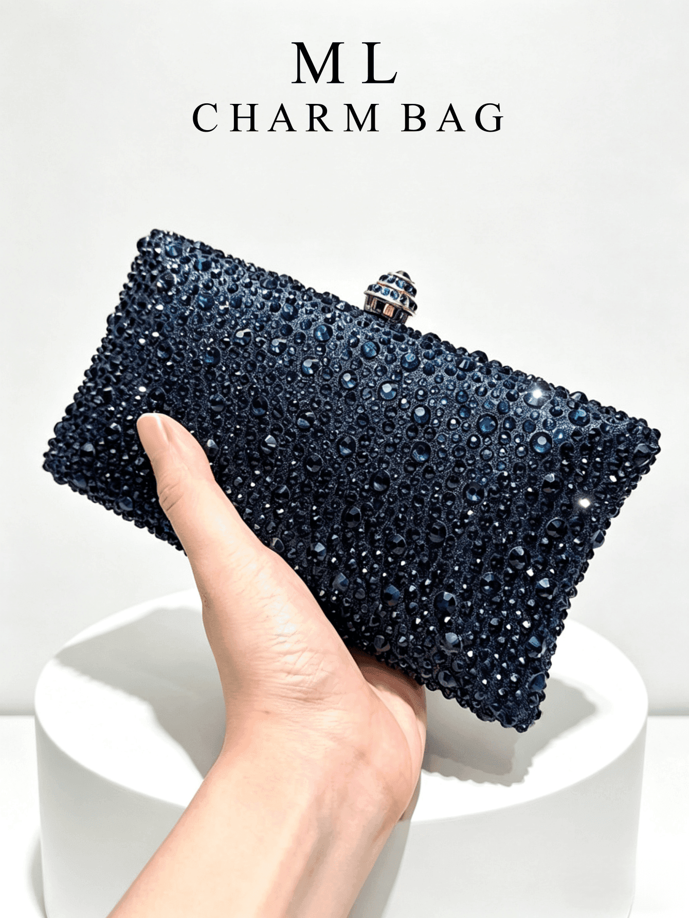 Navy Blue Sparkling Double-Sided Crystal Clutch Bag With Metal Crossbody Chain, Fashionable And Elegant, Suitable For Formal Occasions/Galas, An Ideal Choice For Brides. Perfectly Matches Wedding Gowns, Formal Dresses, Prom Dresses, Birthday Dresses, Party Dresses, And Is An Essential Wedding Accessory, Also Pairs Well With Graduation Dresses And Prom Dresses.
