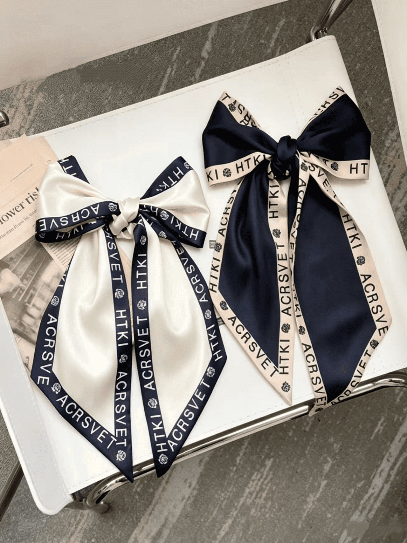 1pc Long Strip Double-Sided Letter Print Silk-Feel Scarf, Suitable For Women, Spring/Autumn/Summer Neck Protection, Scarf, Shirt, Jeans, Belt, Bag Wrap, Hair Tie, Headband