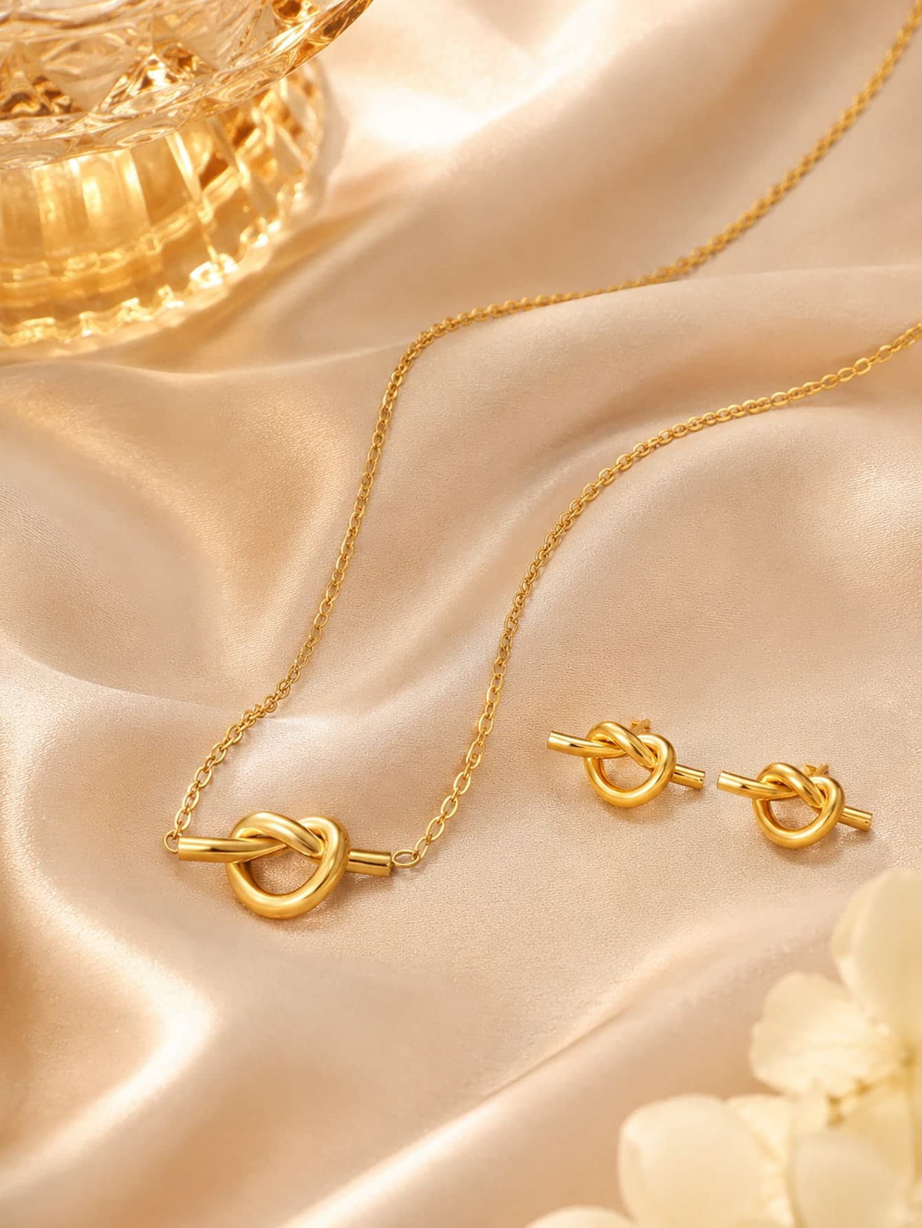 OBOVAY 1 Set Stainless Steel Minimalist Luxury Gold Knot Necklace And Stud Earrings Jewelry Set, Suitable For Women's Daily Wear And Gatherings