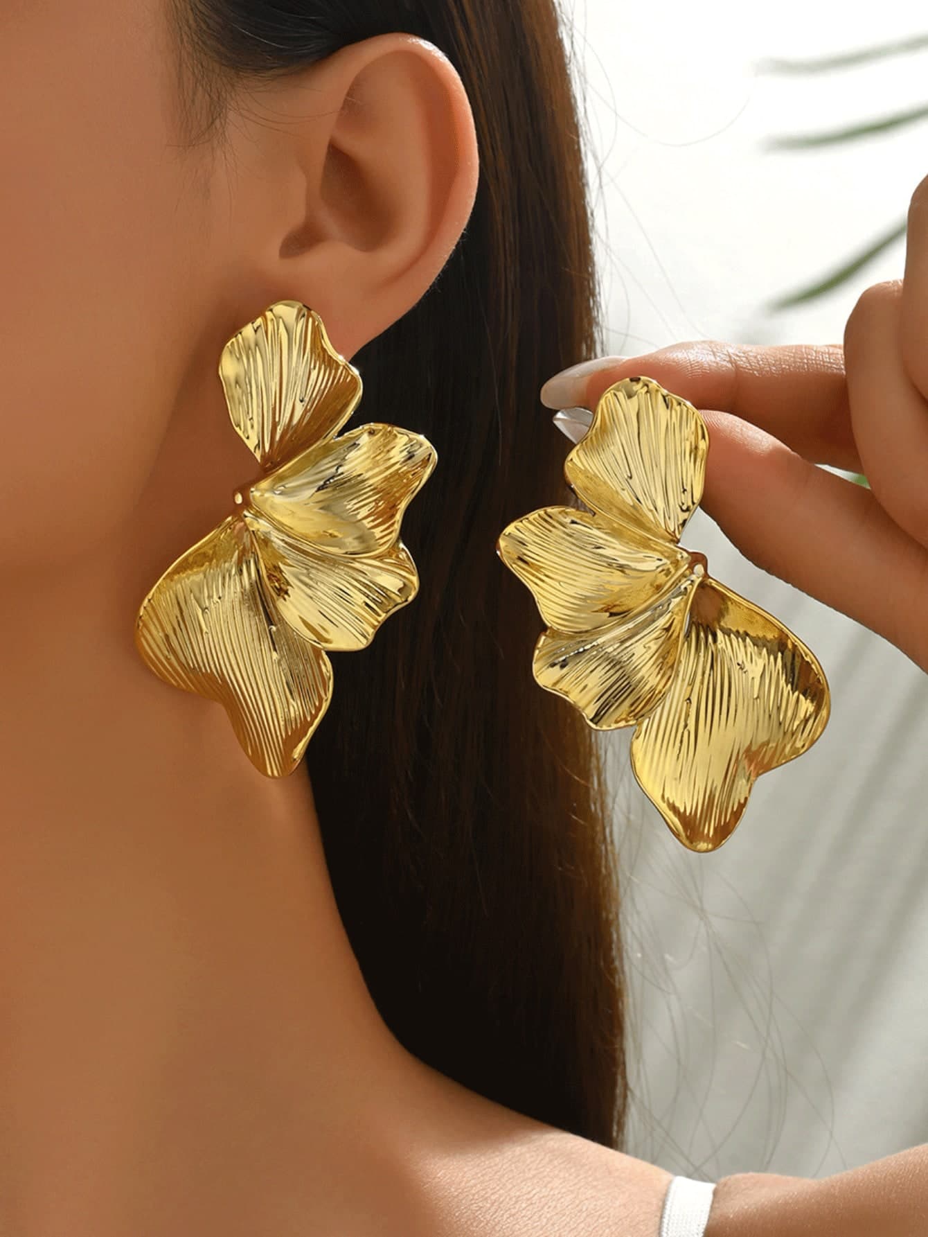 1 Pair Charming Petal Leaf Women's Earrings, Elegant & Luxurious, Suitable For Daily Wear And Gifting, Wedding Bridesmaid Use
