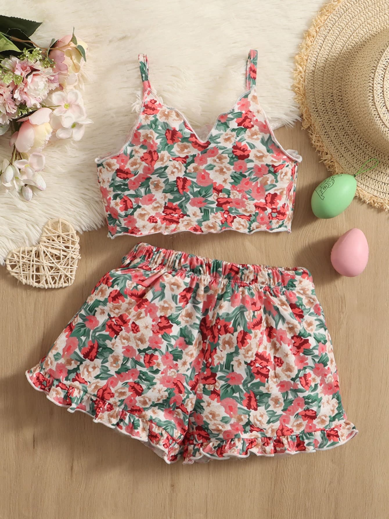 SHEIN Young Girl Floral Cami Top & Ruffle Hem Shorts