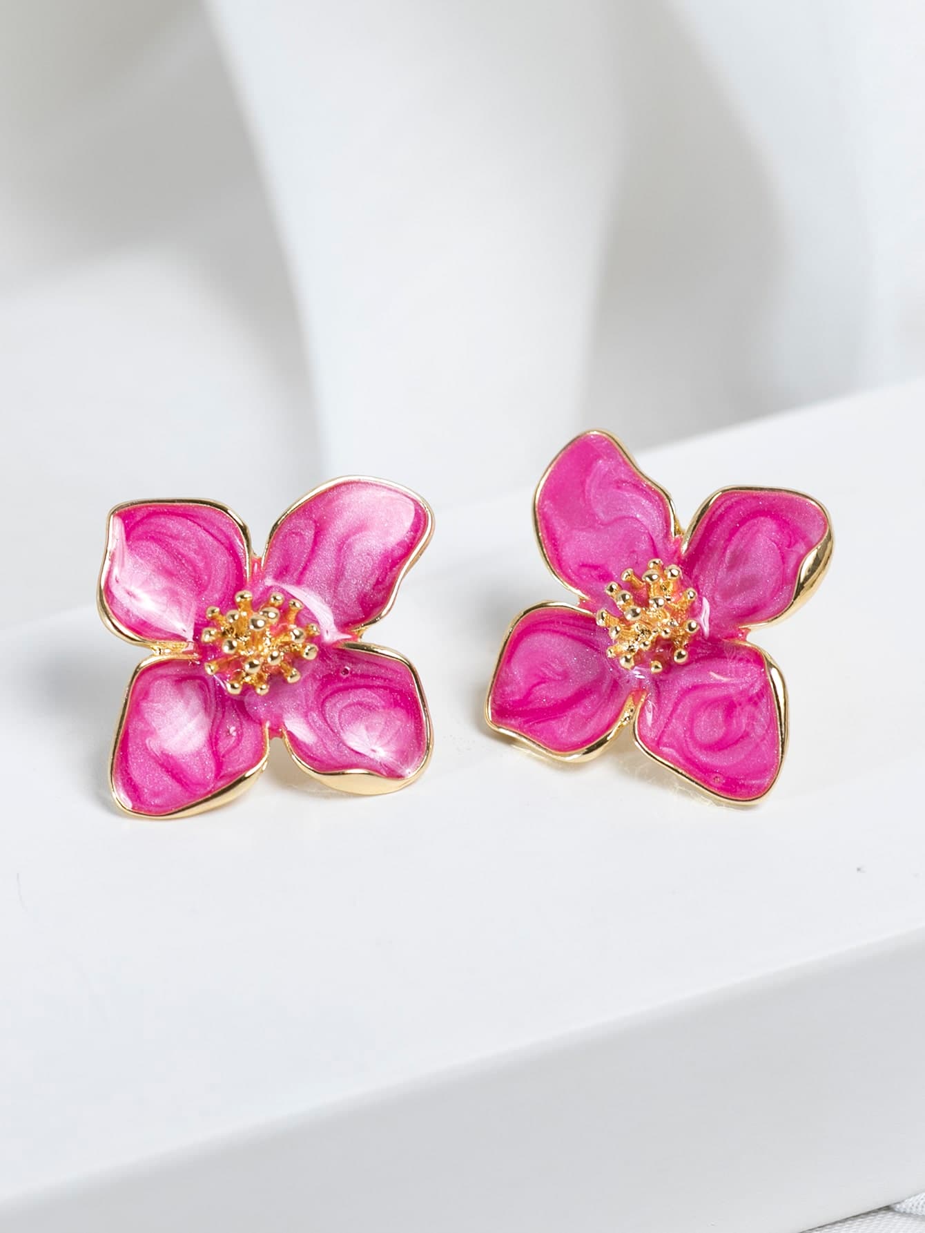1 Pair Fashionable High-End Sweet Elegant Minimalist Versatile White, Pink, Red, Burgundy, Purple, Green Enamel 4-Petal, 5-Petal, 6-Petal Flower Earrings, Suitable For Daily Wear, Vacation, Gift