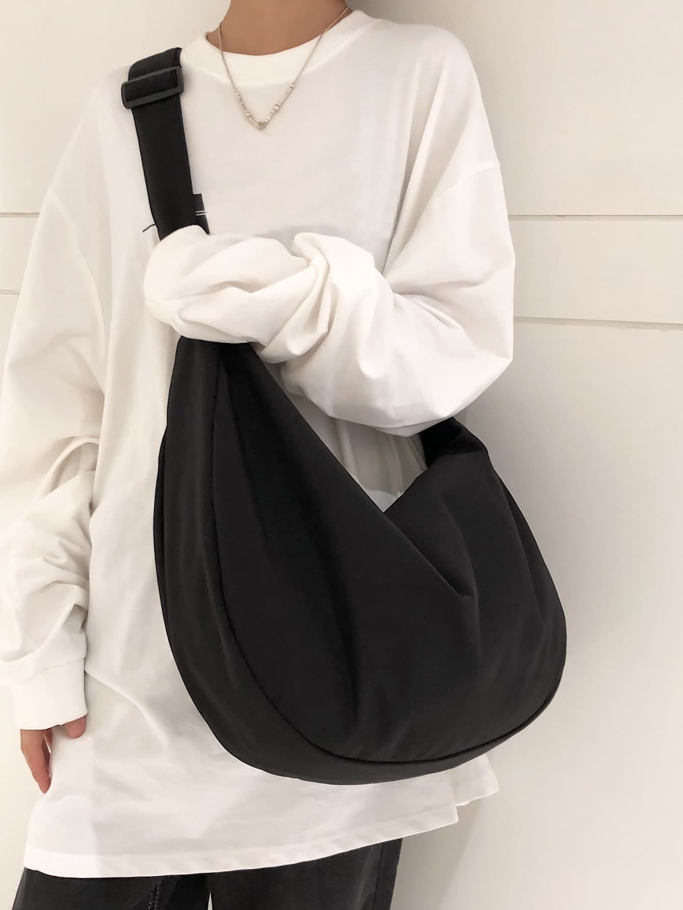 Outdoor Sports Nylon Men'S Chest Bag, Multi-Function Waist Bag, Large Capacity Messenger Bag, Lightweight Shoulder Bag, Multi-Pocket Travel Bag, Convenient Mobile Phone Storage Bag
