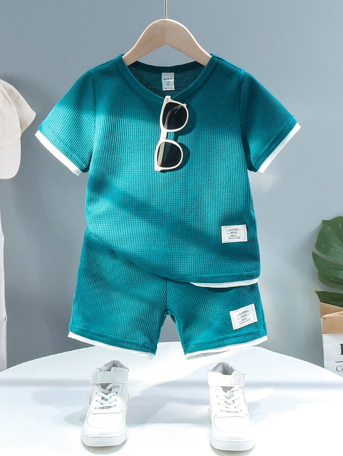 SHEIN Genkimix Kids 2pcs/Set Boy Casual Sports Summer Round Neck Short Sleeve T-Shirt And Shorts,Blue & White Contrast Waffle Patch Cute Vacation College Street Outing