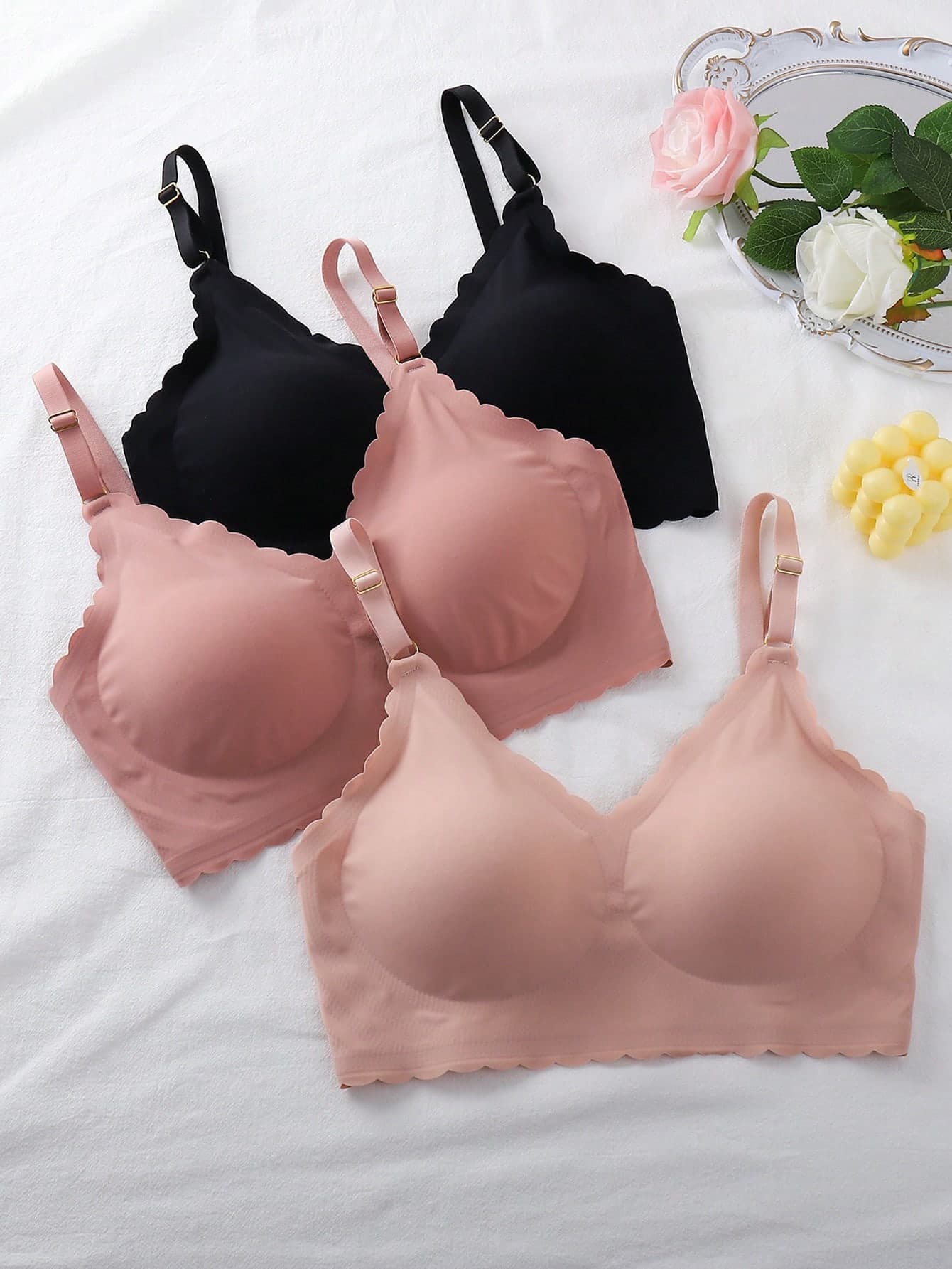 3pcs Comfortable Seamless Wave Edge & Removable Molded Cup Adhesive Bra Set