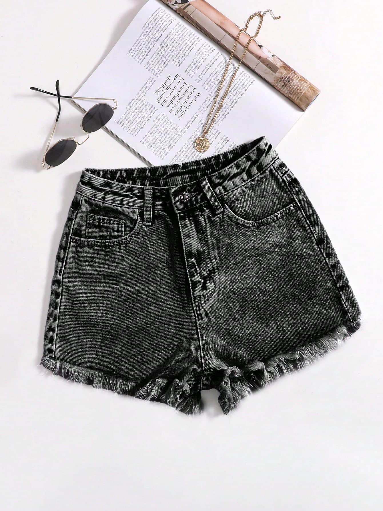 GlowEve Women's Pocket-Inserted Denim Shorts With Frayed Hem For Casual Wear