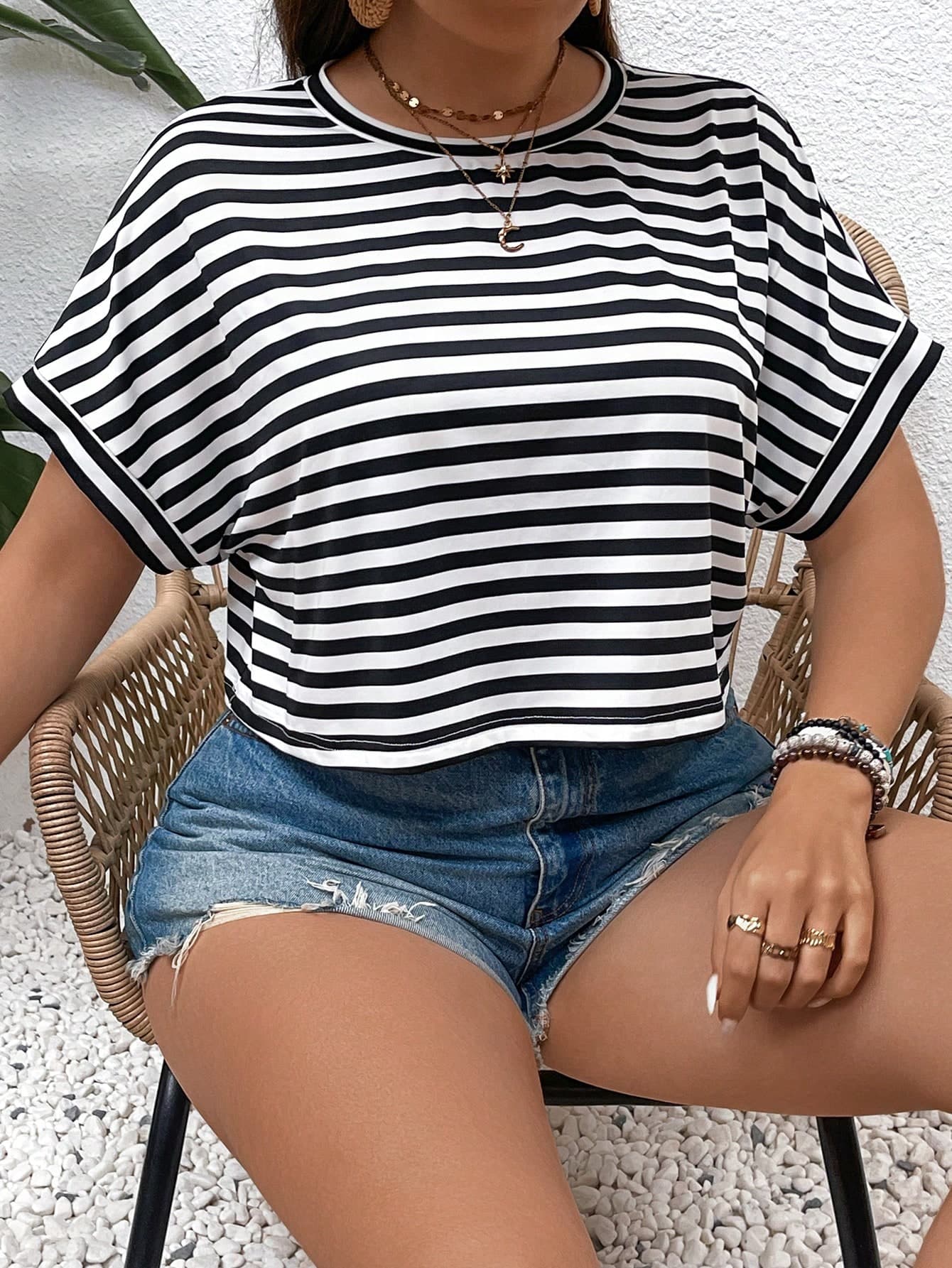 SHEIN VCAY Plus Size Loose Fit White Short Sleeve Summer Boho T-Shirt With Vacation Style Striped Print