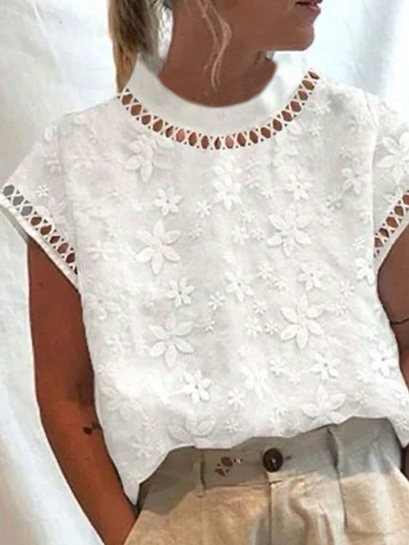 SHEIN Clasi Plus Size Women's Loose Fit Floral Jacquard Short Sleeve Round Neck Blouse, Summer