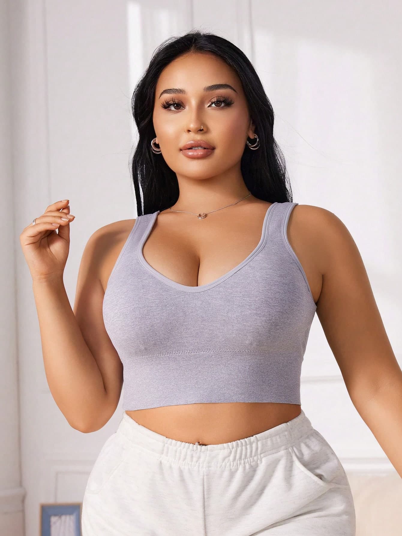 SHEIN Plus Size Women Solid Color Bra & Wireless Bra