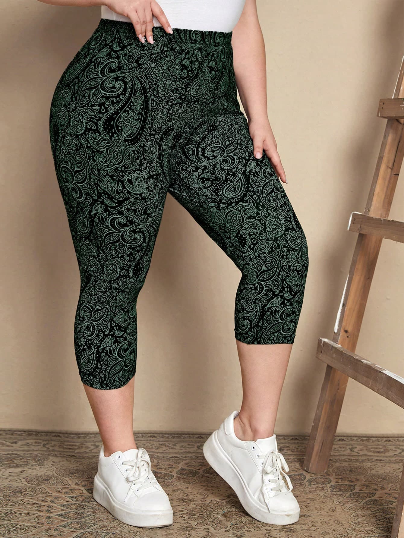 EMERY ROSE Plus Size Women's Casual Pants With Paisley Print