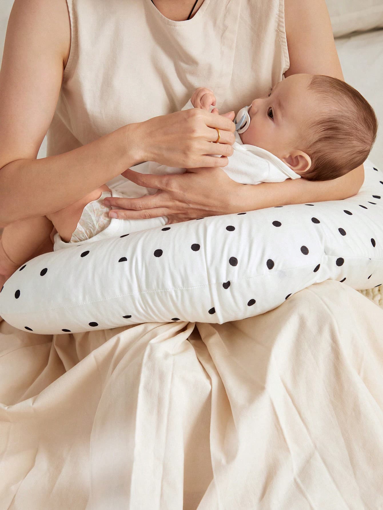 Cozy Pixies 1pc Soft & Comfortable Maternity Nursing Pillow With Polka Dot Print For Sleep & Breastfeeding Support