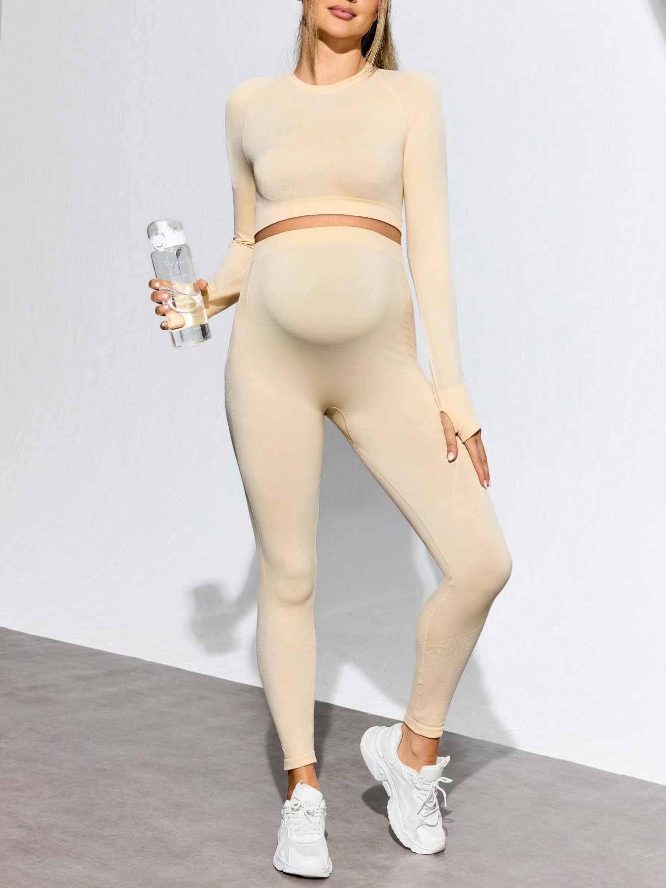 SHEIN Maternity Solid Color Round Neck Long Sleeve Cropped T-Shirt And Pants Casual Sports Suit Set