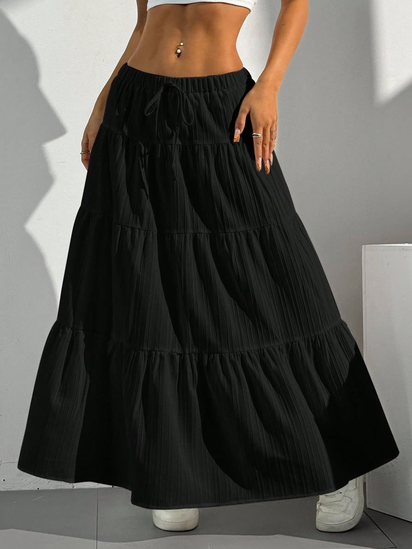 SHEIN EZwear Women's Casual Solid Color Textured Low Waist Flared Skirt