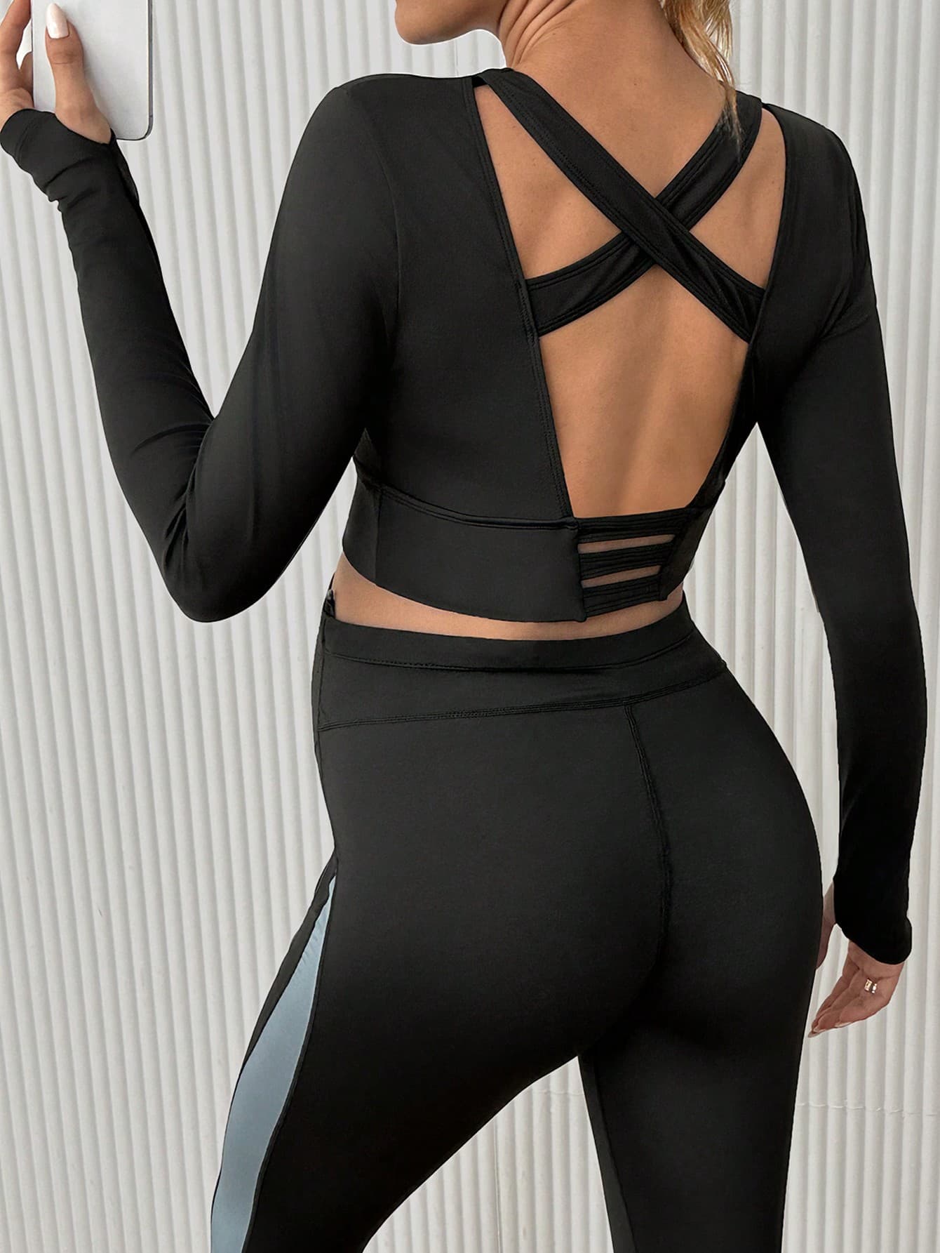SHEIN Maternity Solid Color Backless Fitted Crop Active, Crop Active Top