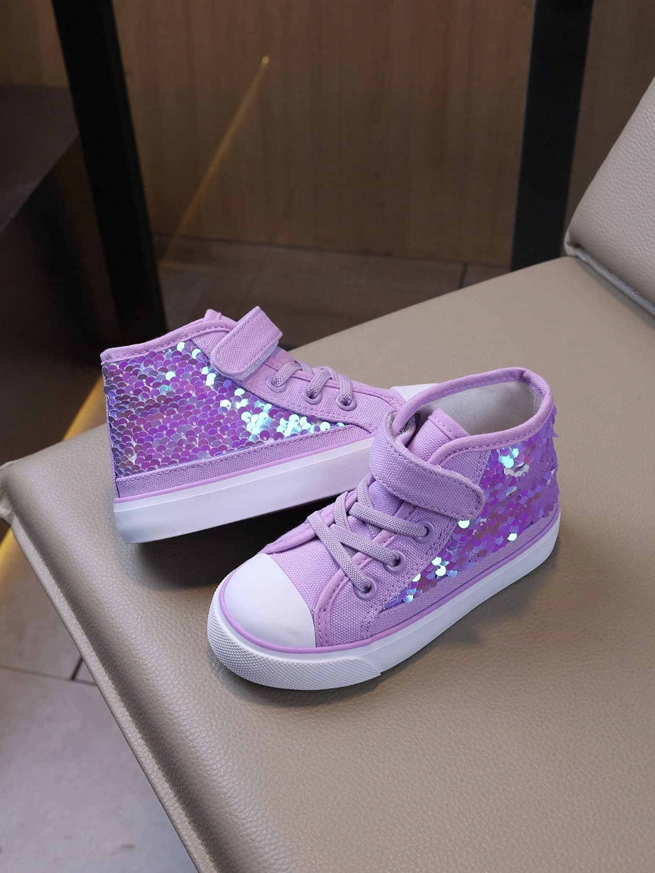 Autumn/Winter Comfortable Casual Kids Canvas Shoes Fashion Flat Non-Slip Girls Canvas Shoes Sports Shoes Iridescent Party Student Casual Shoes