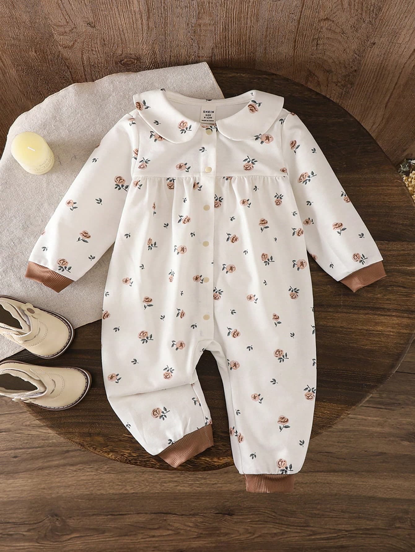 SHEIN LMoss Kids LMoss Newborn Baby Girl Ditsy Floral Knit Jumpsuit With Peter Pan Collar, Autumn/Winter