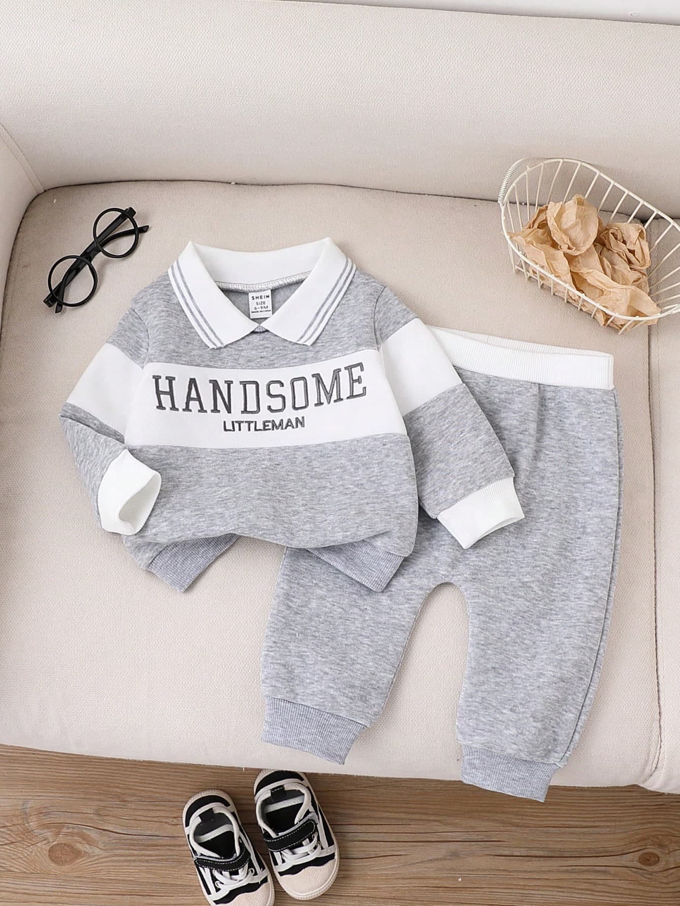 SHEIN Playful Pals 2pcs/Set Baby Boys Contrast Color Letter Embroidered Polo Collar Sweatshirt And Sweatpants,Cute Autumn White Matching Family College Style Outfit