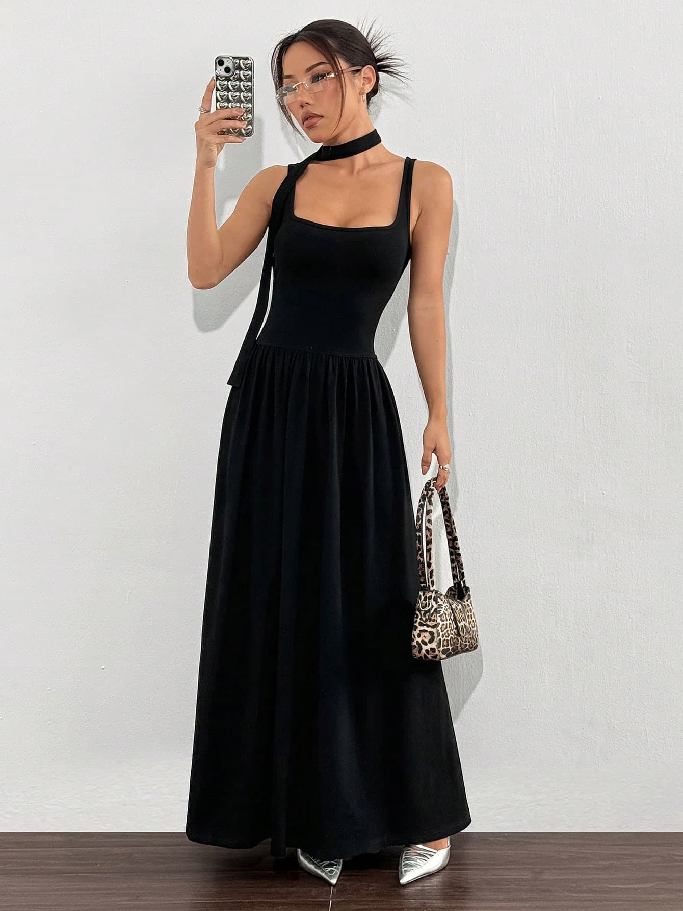 SHEIN EZwear Women's Solid Color Sleeveless Simple Casual Maxi Neck Tie Dress