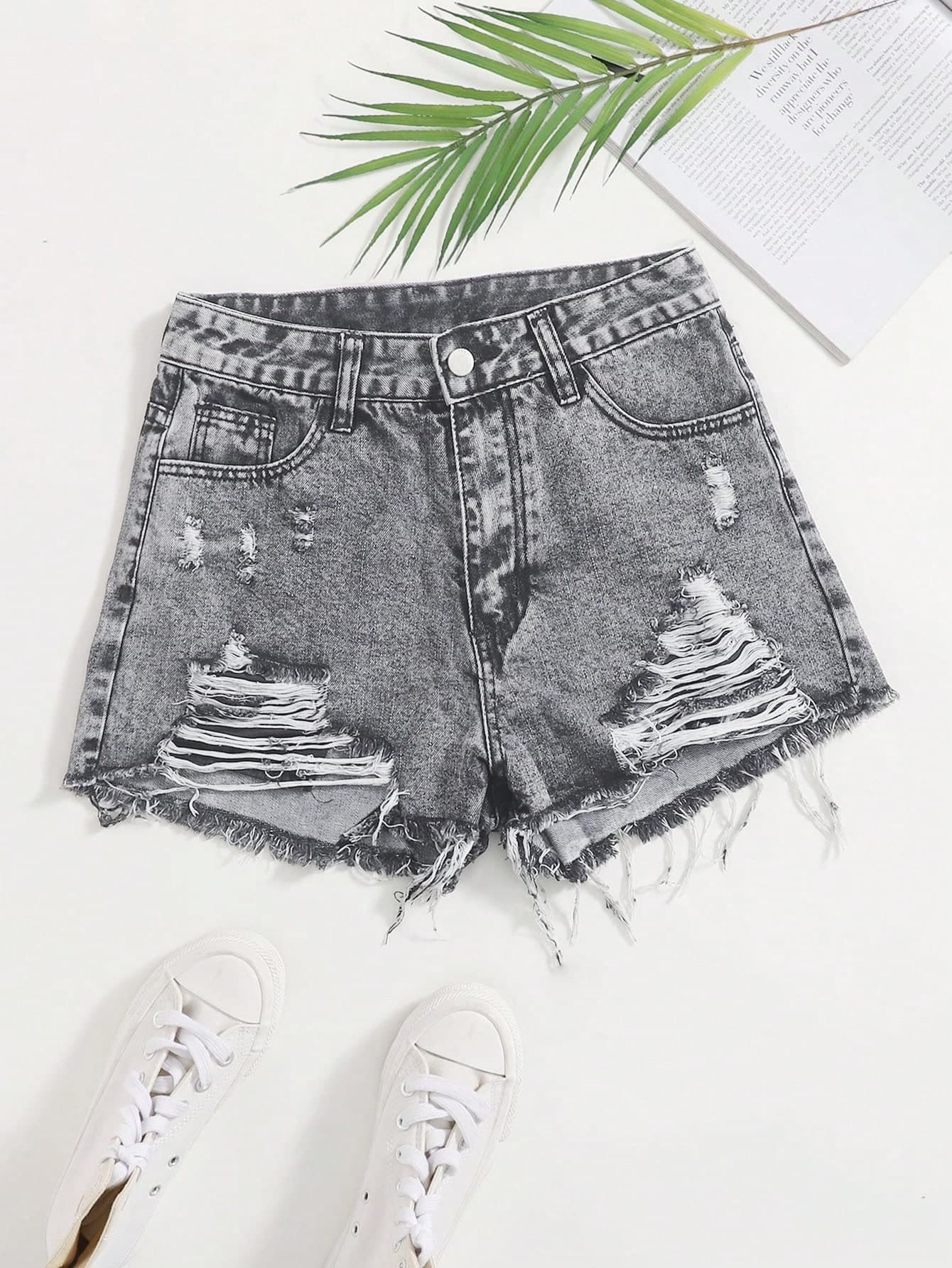 Women's Front Button Pocket Distressed Simple Casual Denim Shorts