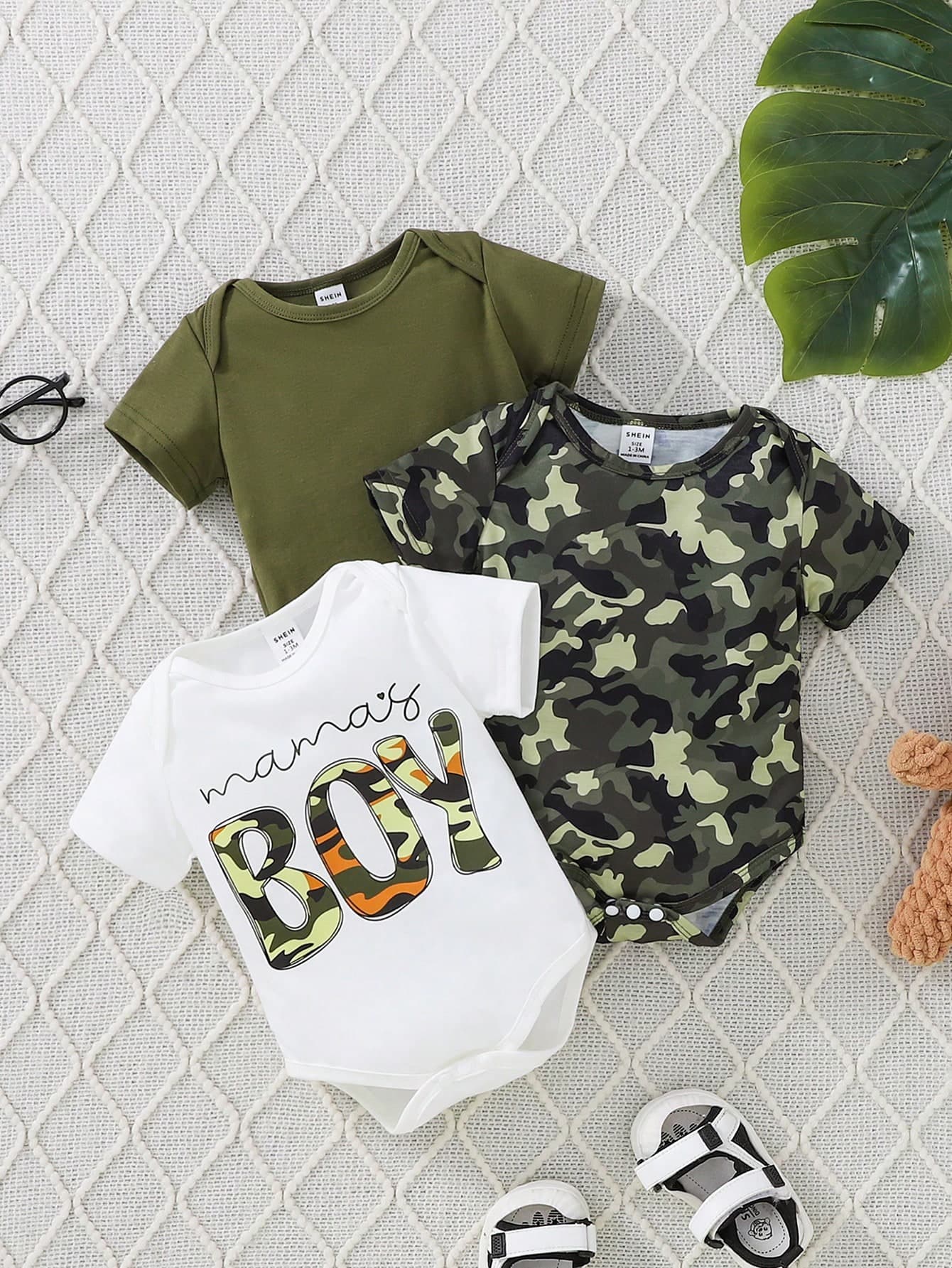 SHEIN Playful Pals 3pcs Baby Boys Dark Green Summer Cute Family Matching Camouflage Letter Print & Solid Envelope Collar Short Sleeve Bodysuits Soft Comfortable Design