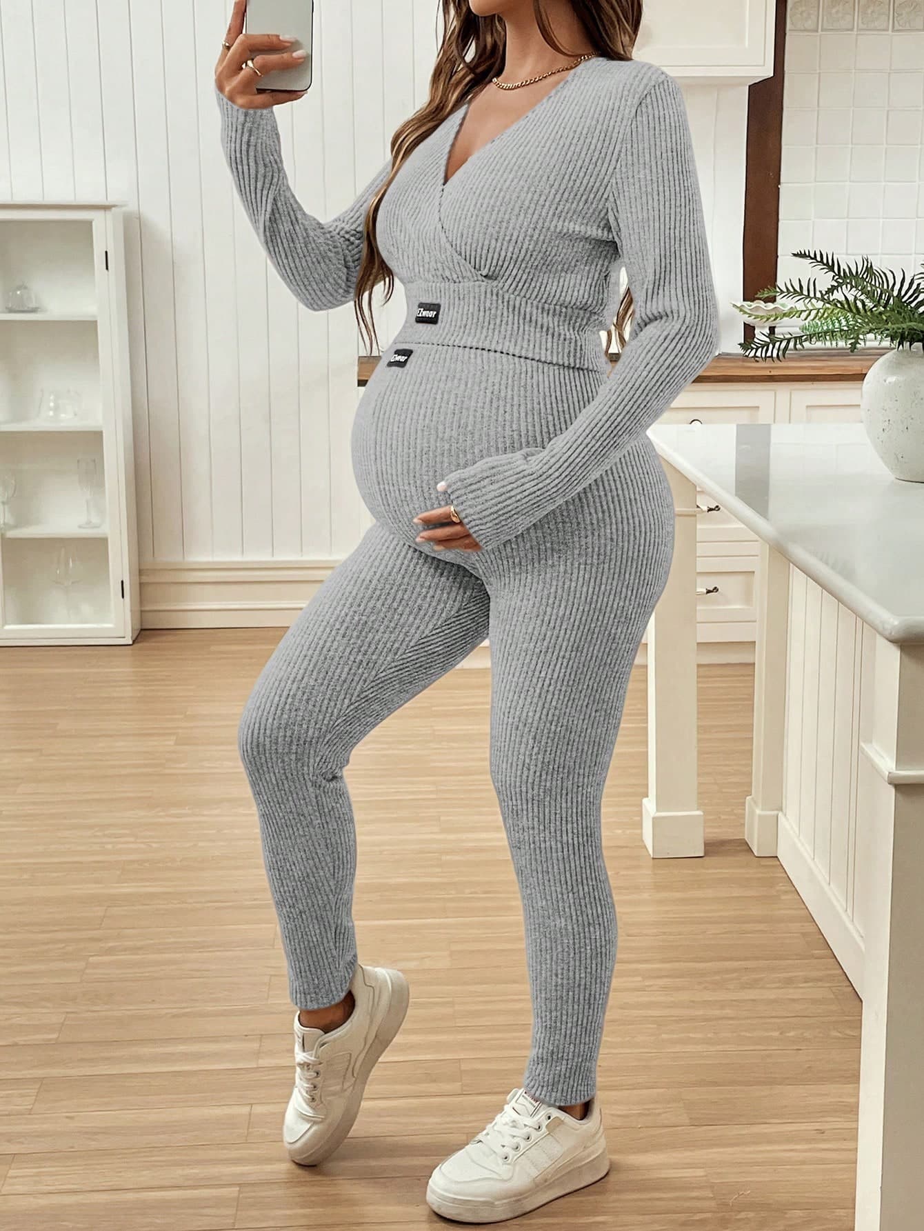 SHEIN 2pcs/Set Pregnant Women V-Neck Long Sleeve Label Print Top And Skinny Knit Pants Sportswear Set World Cup