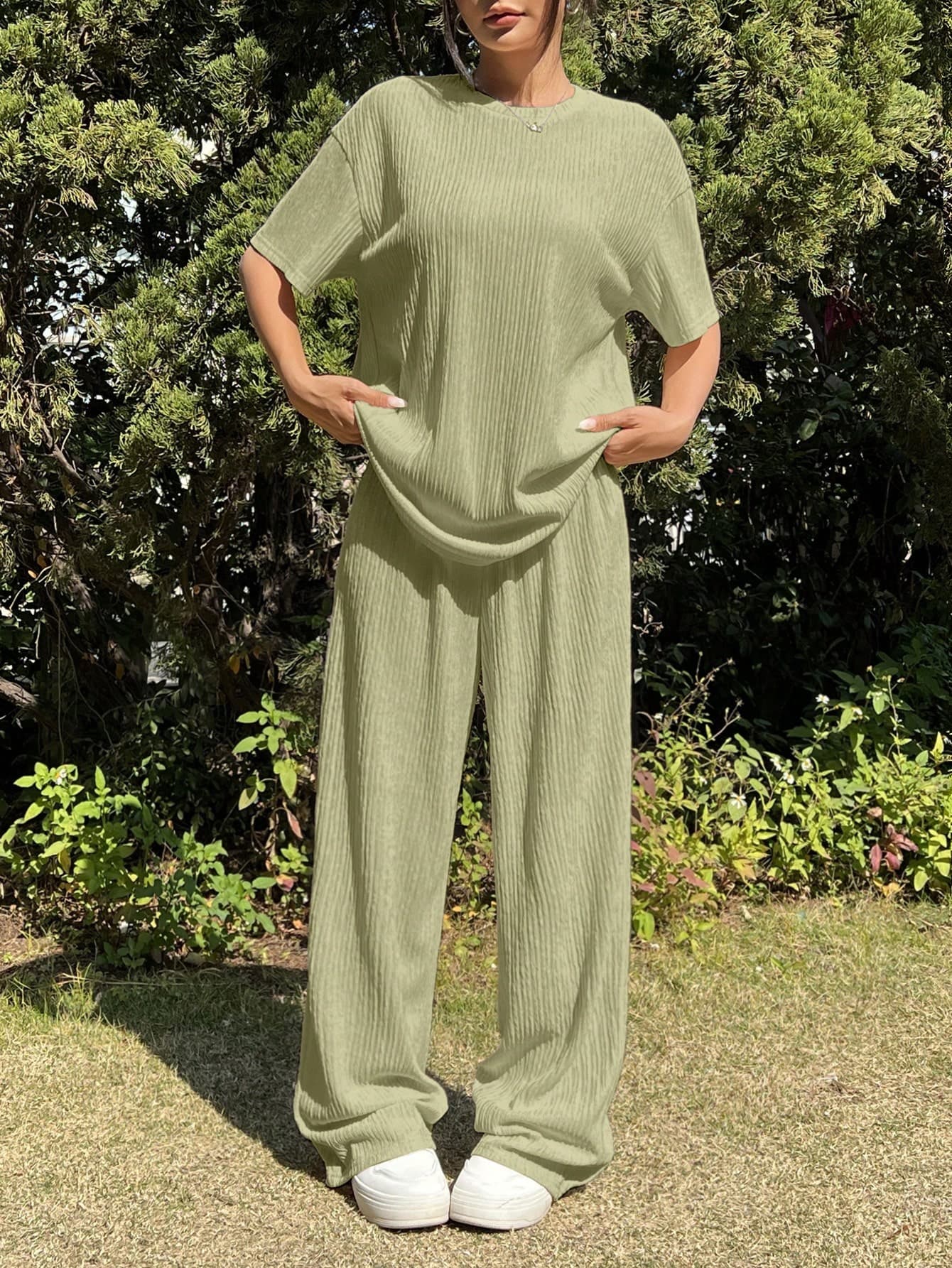 SHEIN EZwear Summer Knit Texture Loose T-Shirt And Pants Set, Casual Outfit