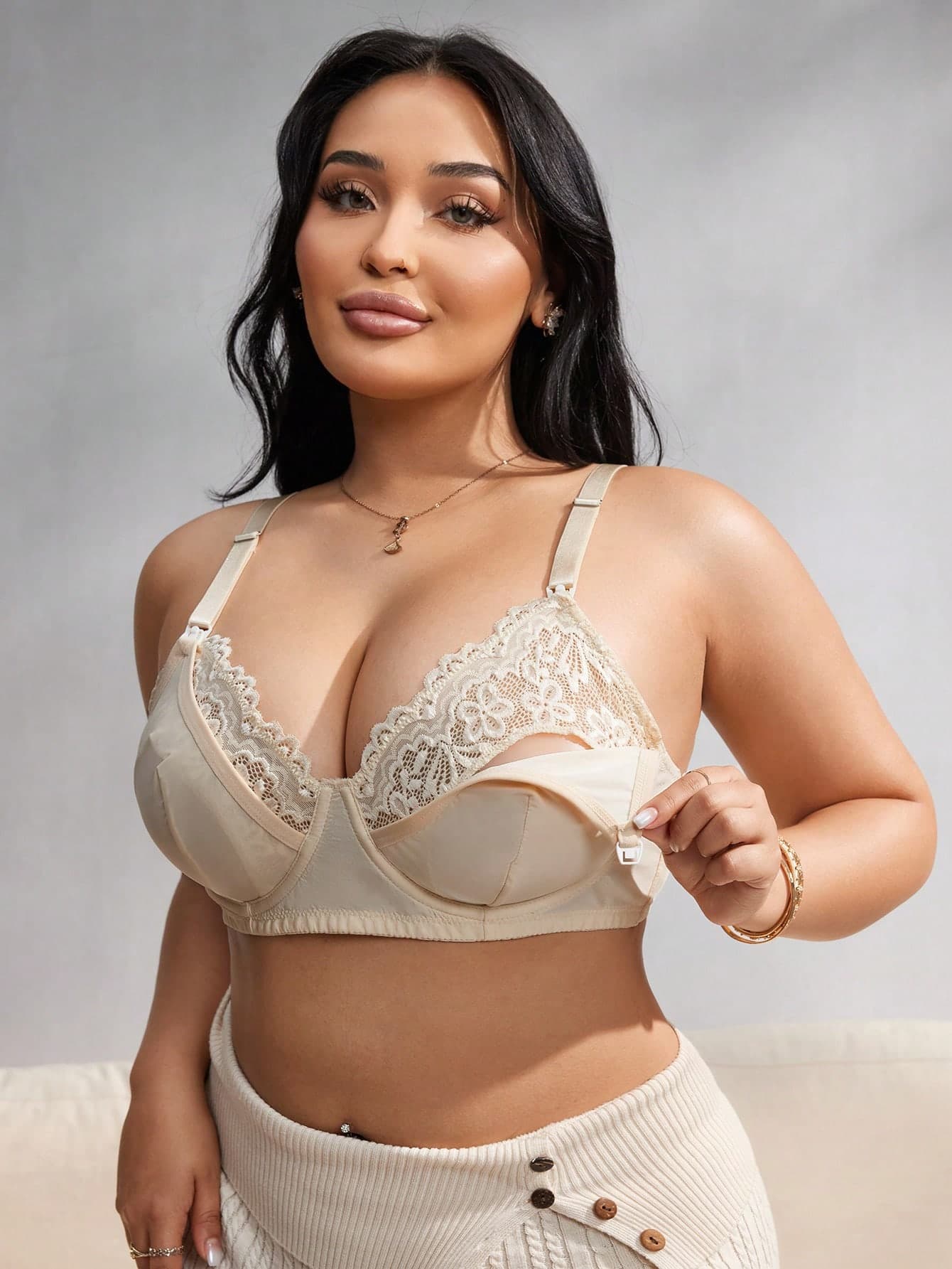 Moonlight&Mama Curvy 3/4 Cup Underwire Comfy & Elegant Floral Lace Nursing Lingerie Bra With Front Hook Closure, Plus Size Maternity Lingerie Bra, Apricot Color