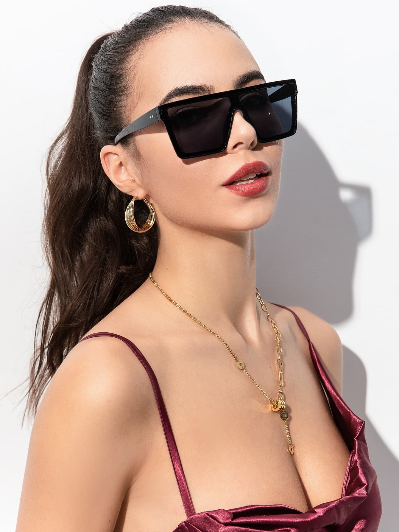 1pc Unisex Square Integrated Plastic Fashion Sunglasses Black Shades For Outdoor Activities Street Sunglasses Beach Sun Glasses Beach Accessories For Women Sun Glasses Sunglasses Shades Basics And Suit For Sweater Jeans Sweatpants Hoodie Jackets Dress And Long Sleeve Shirt Fashionable Shade Elegant Outfit Family Outings Travel Vacation Holiday For Summer Beach Vacation,Outdoor,Travel