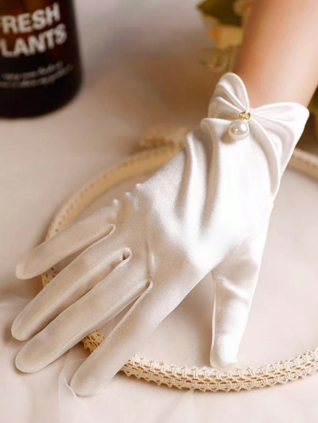 1pair White Short Satin & Faux Pearl Solid Color Gloves, Suitable For Wedding, Party, Driving, Daily Use