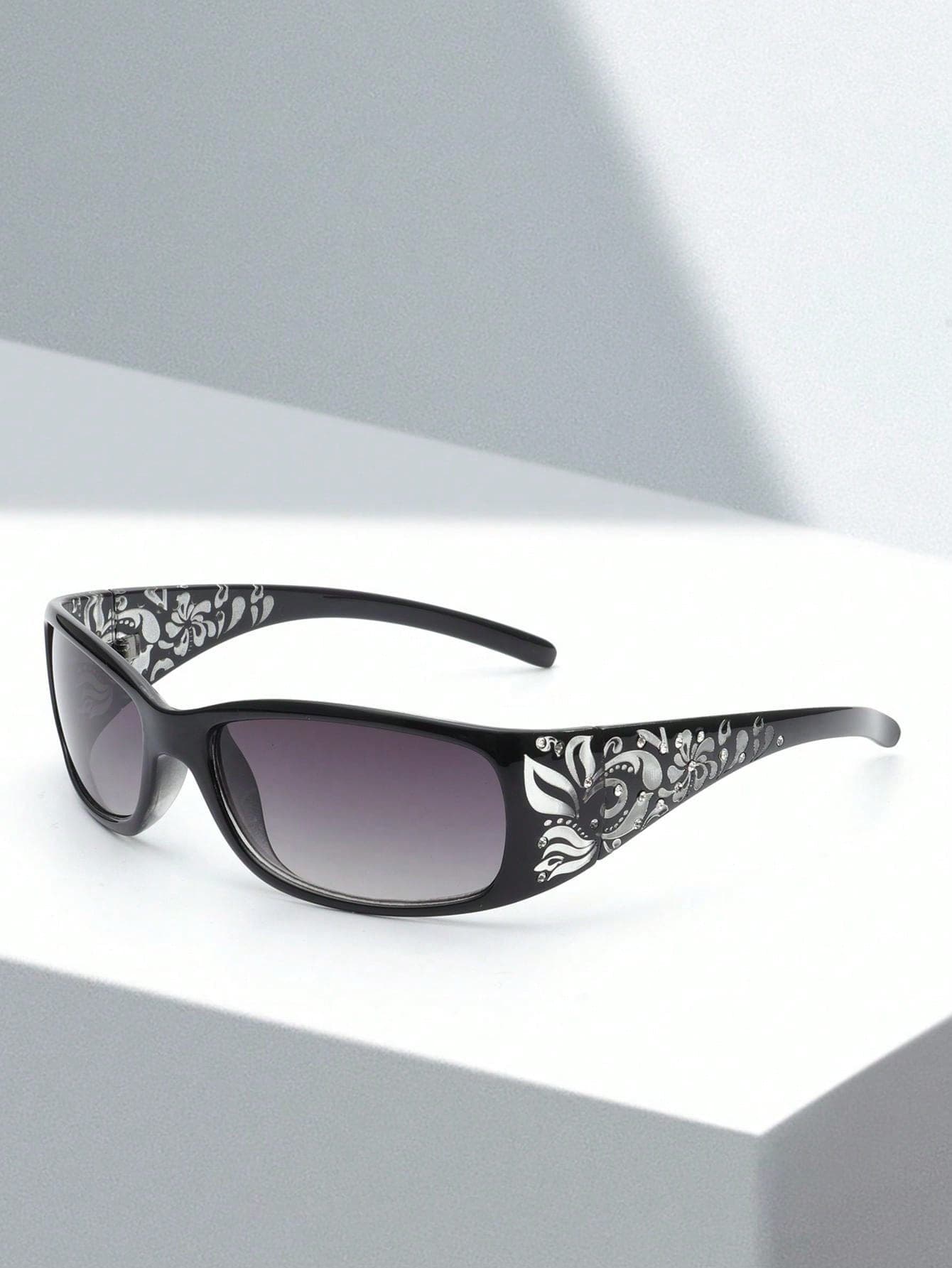 ROMWE Grunge Punk 1pc Women Y2K Floral Embossed Small Square Frame Decorative Fashion Glasses, Suitable For Daily And Party Wear For Summer Beach Vacation,Outdoor,Travel Preppy Style For Back To School