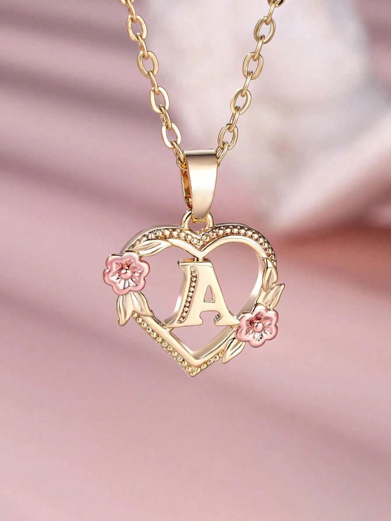 Tsnamer 1pc Elegant Gold Letter Necklace With Heart Carving, Includes 26 A-Z Letters And Floral Design, Suitable For Women's Daily Wear, Gift For Valentine's Day, Mother's Day