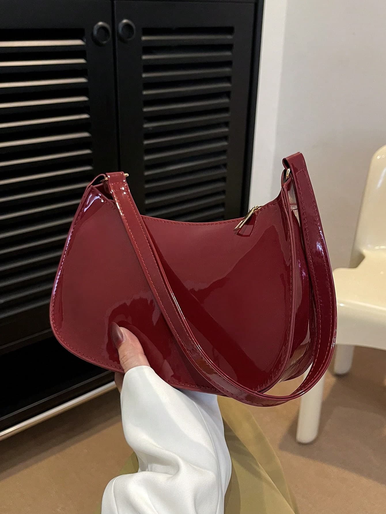 Solid Color Minimalist Zipper Closure Shoulder Bag Stylish Simple Crescent Bag, Zipper Shoulder Bag, Faux Leather Solid Color Purse, Burgundy Bag& New Year Ideal Gift, Fashionable Burgundy Bag , Old Money