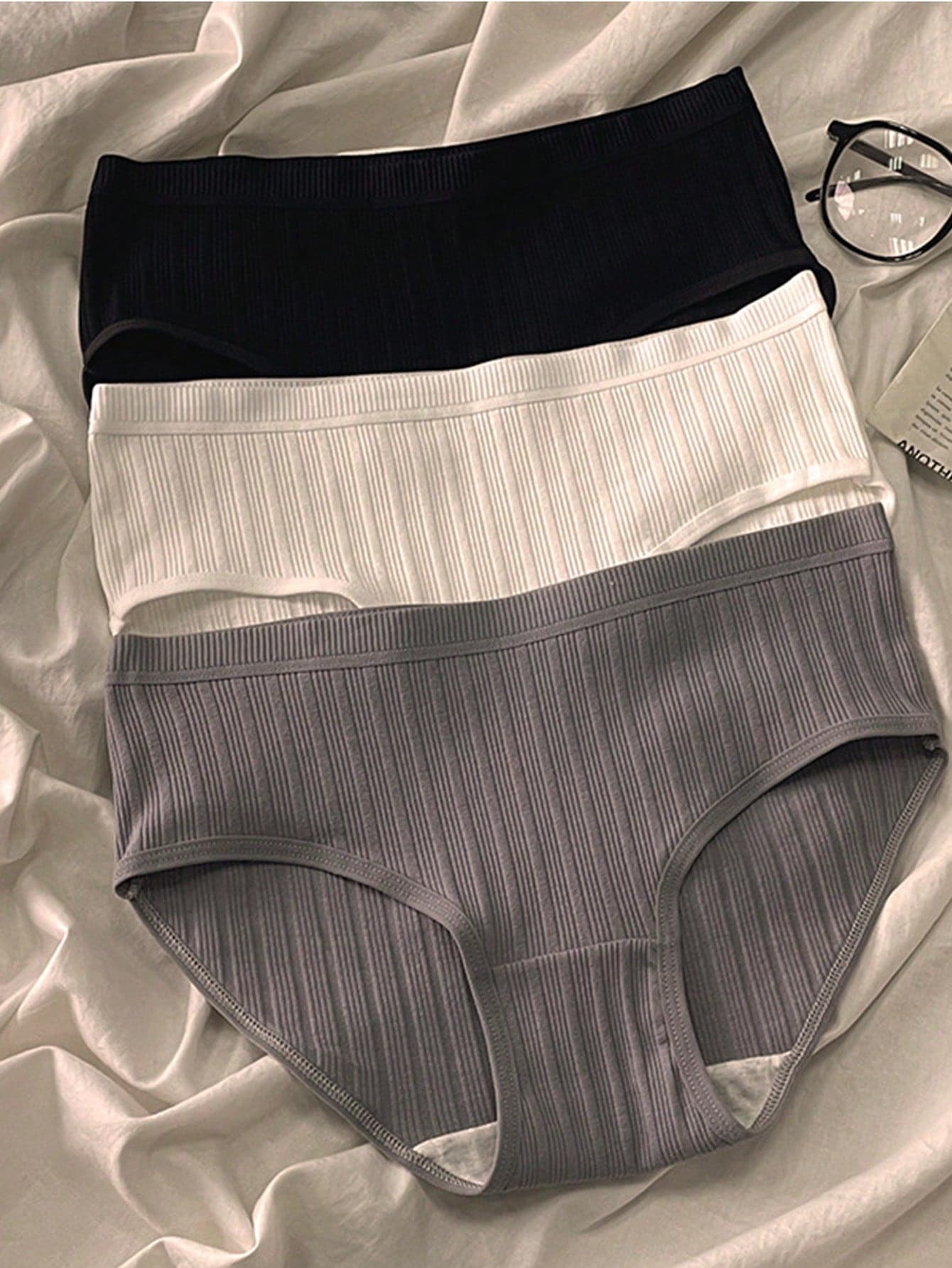 3 Packs Women's Cotton Blend Triangle Panties, 95% Cotton + 5% Spandex, Mid-Rise Breathable Daily Underwear, Asian Sizing