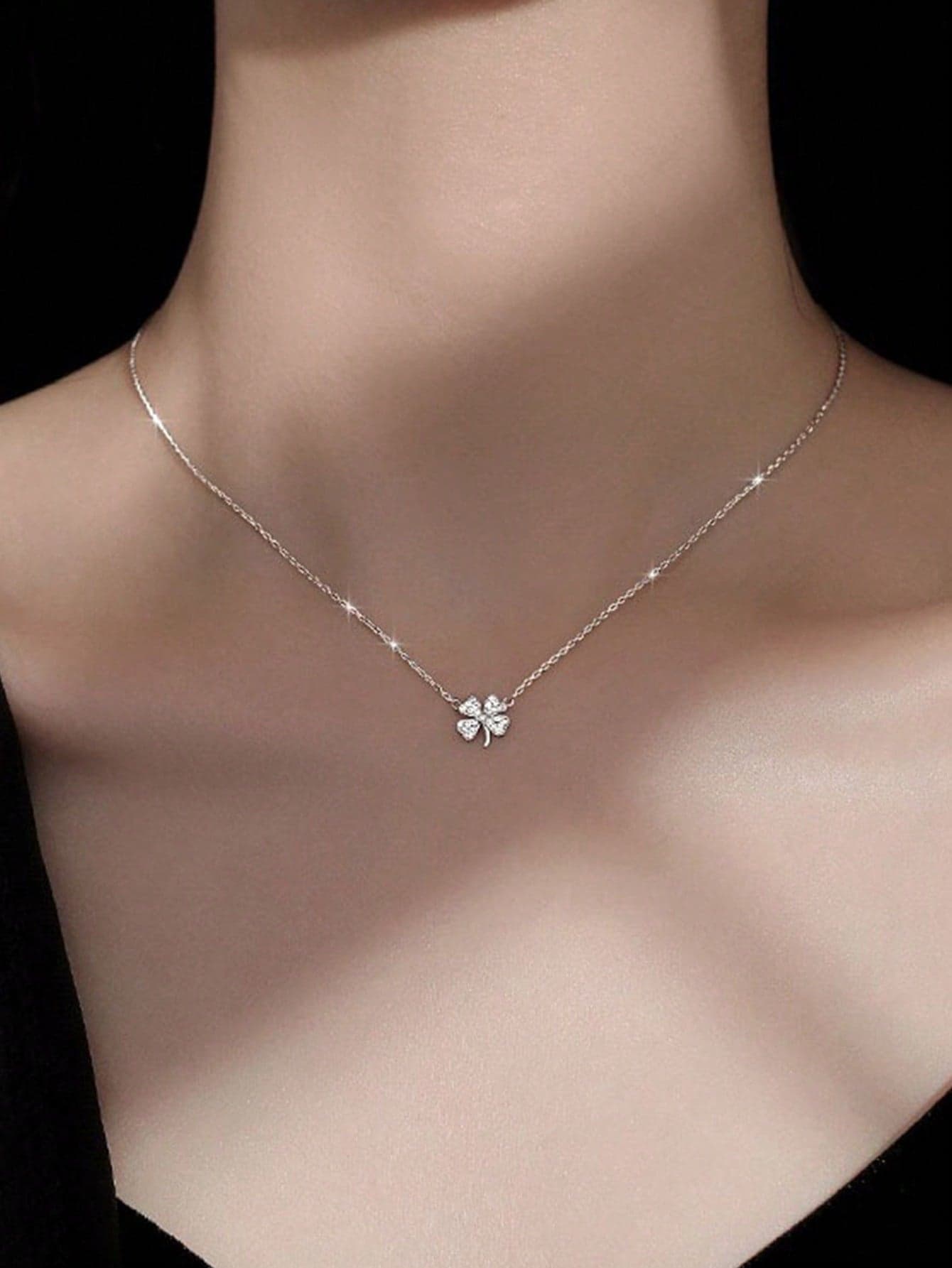 1pc Silver-Color Lucky Clover & Rhinestone Inlaid Simple Yet Elegant All-Match Necklace, Suitable For Girls Valentines,Mom,Mother,Mother's Day,Gift