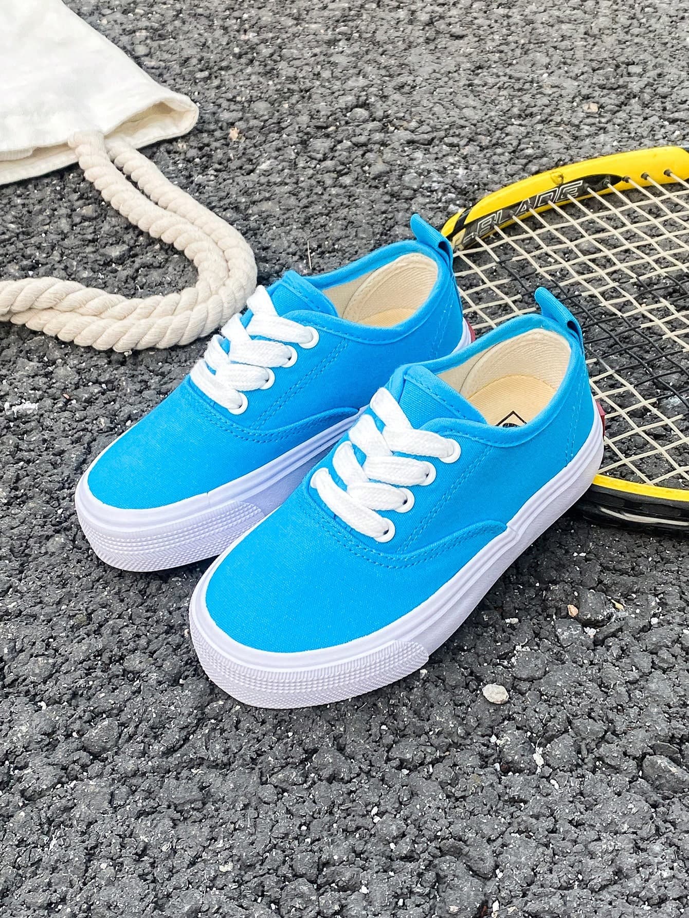 OPOEE Children's Canvas Shoes Spring And Autumn Style, Korean Version, Simple Style, Low-Top, Casual, Athletic, Classic Canvas Shoes, Fashionable, Versatile, Casual Sports Skateboarding Shoes