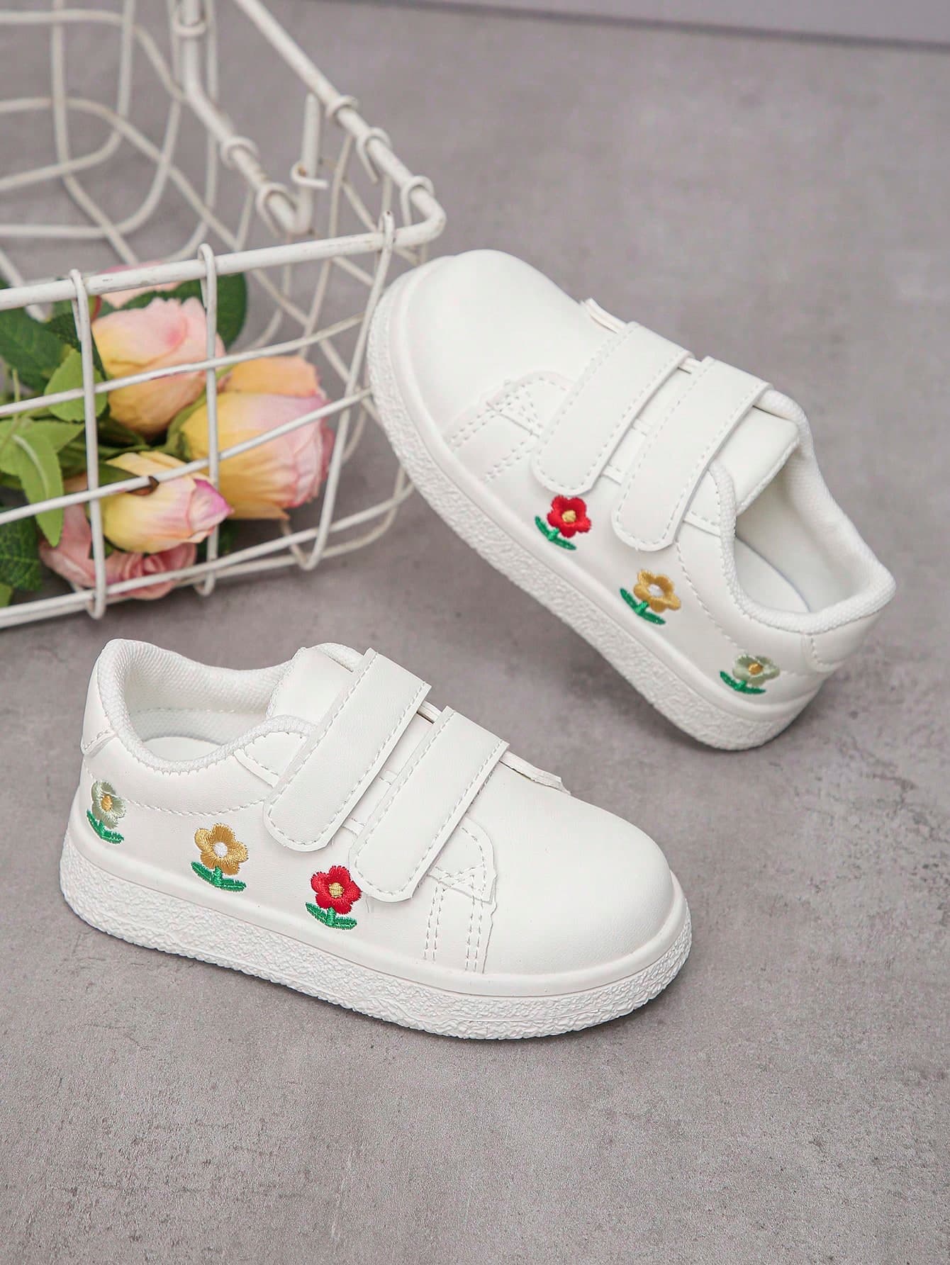 1 Pair Baby/Toddler Embroidered Casual White Shoes, Comfortable Everyday Sneakers For Girls And Boys