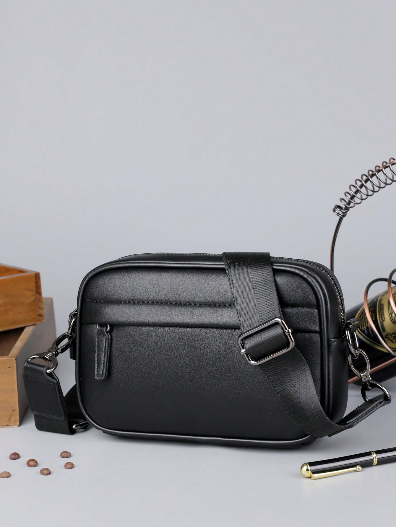 Men's Multifunctional Chest Bag With USB Charging Port, Lightweight Shoulder Bag Mobile Phone, Versatile Solid Color Sports Crossbody Bag, Large Capacity Sling Bags Water-Proof Daily Commuting Winter Bum Bag Outdoor Black Bag Vacation Travel Bag Gifts Valentine Day Valentines Fanny Pack Stickers Summer Back To School Valentines Gifts Valentine Gifts Bag , Work Bag, Work Bag, Easter, Tote Bags For University