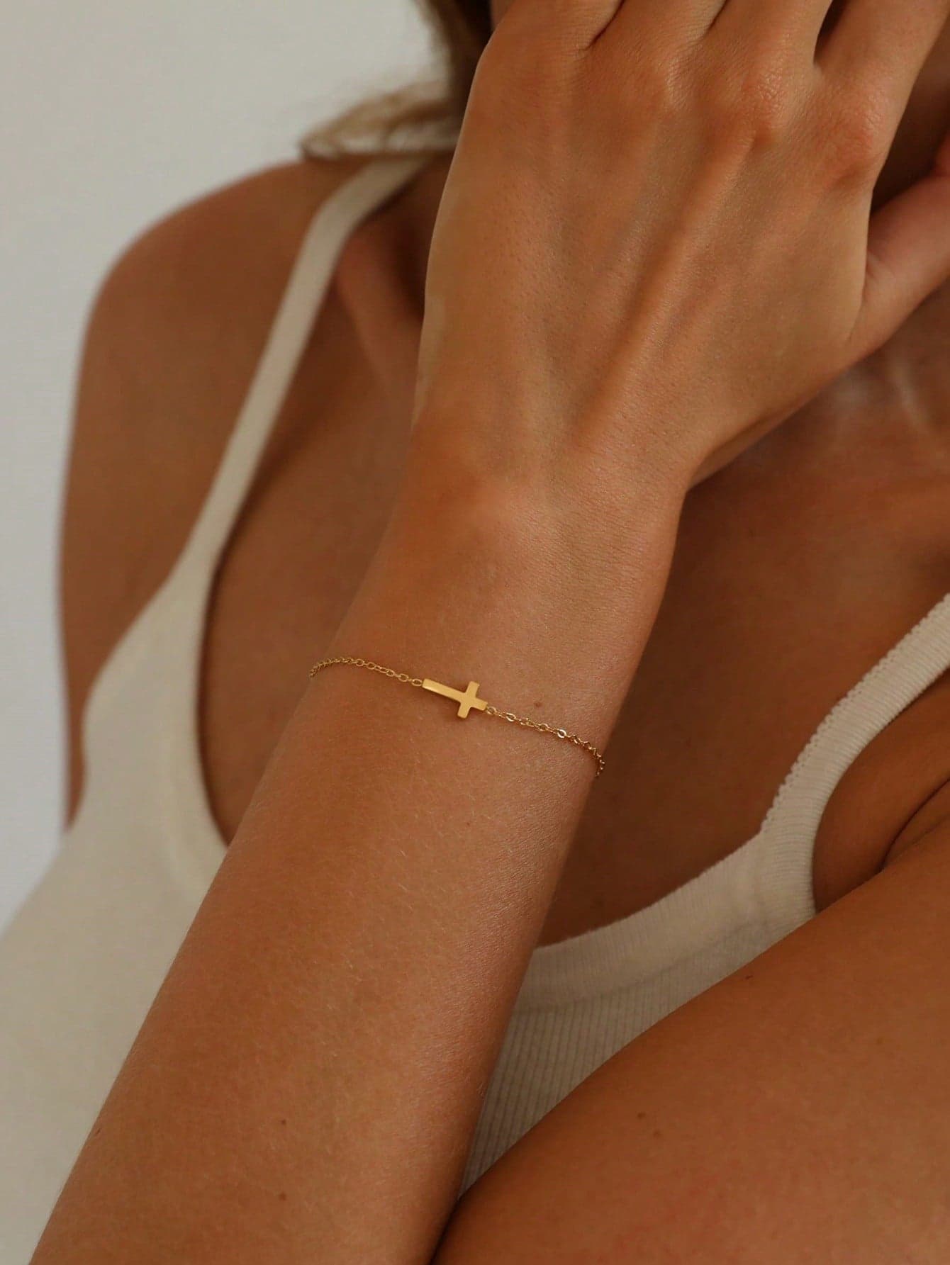 1pc Elegant Minimalist Adjustable Gold Cross Chain Bracelet, Suitable For Women's Daily Wear Or As A Gift For Girls