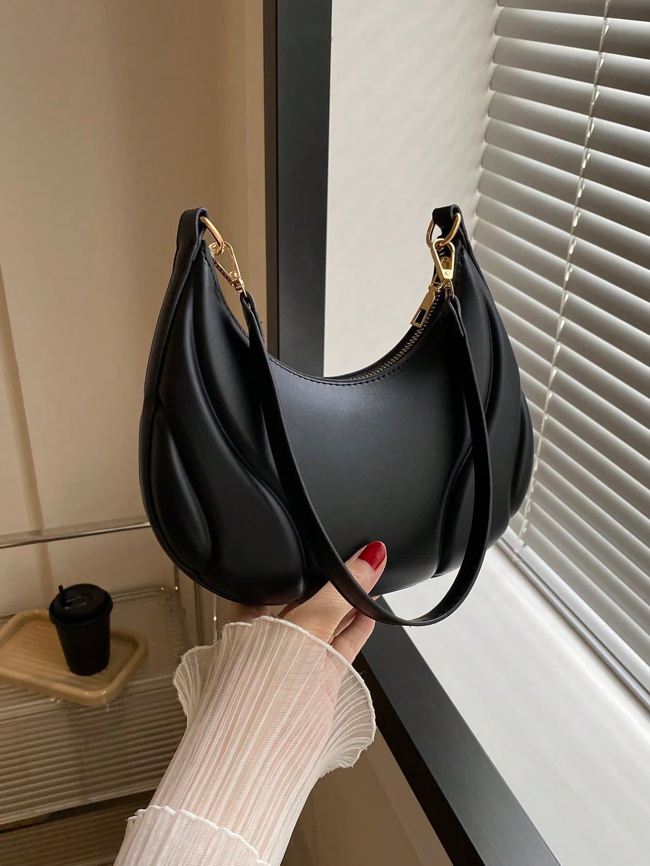 FRIFUL French Style Personalized Commuter Bag 2024 New Fashion Casual Women Bag Shoulder Bag Texture Chic Underarm Bag