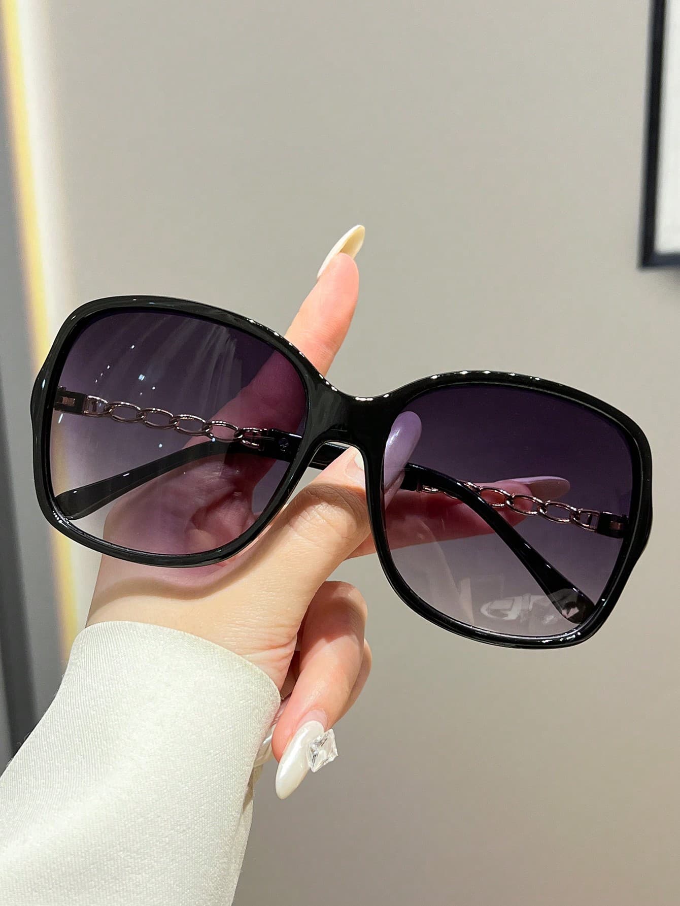 1pc Boho Minimalist Fashion Square Frame Sunglasses With Metal Chain Decor, Versatile For Daily, Party, Street Style, Summer, Casual, Business, Dating, Photoshoot, Outdoor, UV Protection