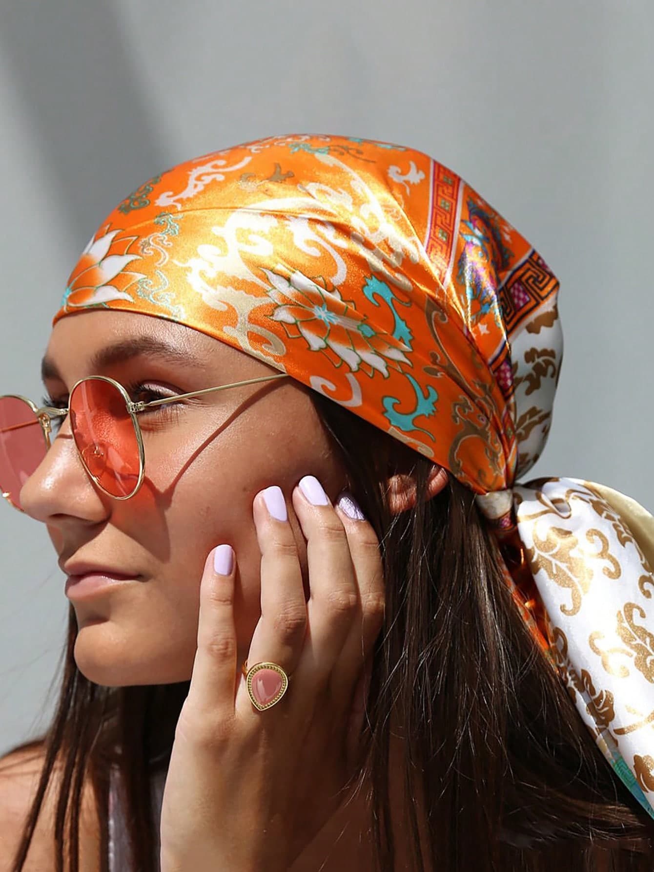 1pc Women Beach Accessories Silk Scarf, Multifunctional Outdoor Sport Headscarf, Suitable For Summer, Beach Cover-Up Or Shawl, 90x90cm Square Scarf Bandana,Hair Band,Head Band Ideal For Dressing Up Your Look