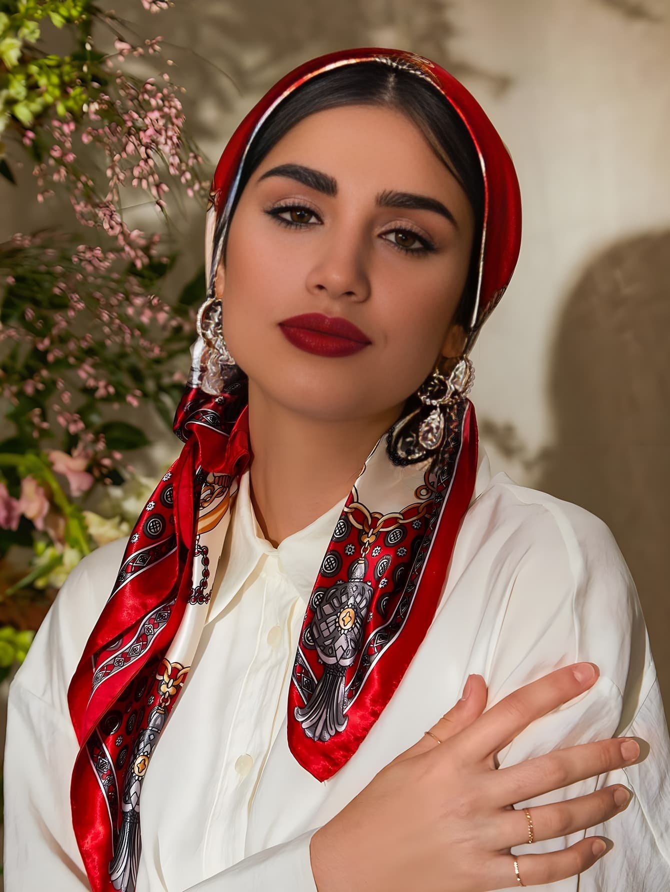 1pc Women's Chain Pattern Satin Red Square Scarf, Outdoor Headband Or Scarf, For Spring And Summer Bandana Headband Hairband
