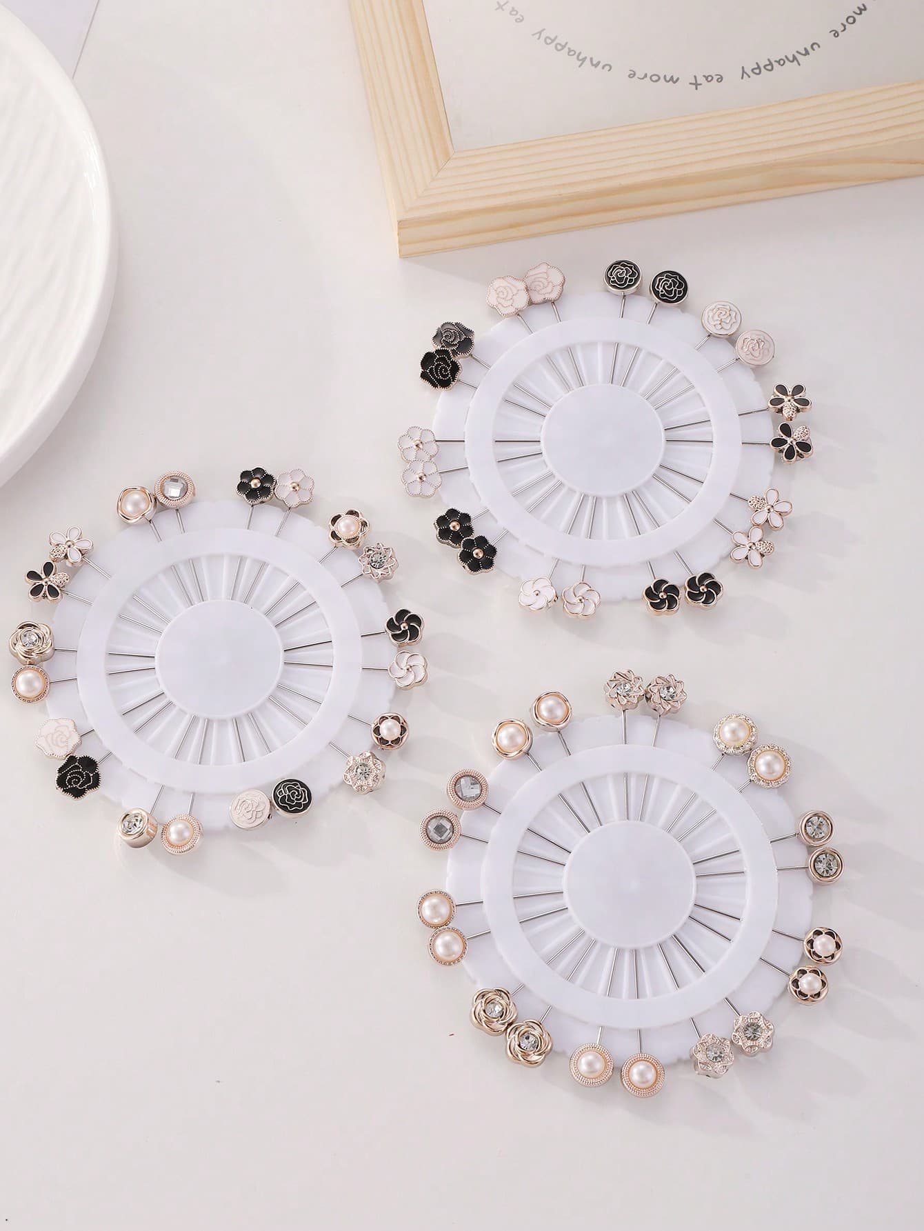 20pcs/Pack Women's Scarf Clips, Versatile Fashion Shawl Pins, Random Delivery, Stylish Brooch